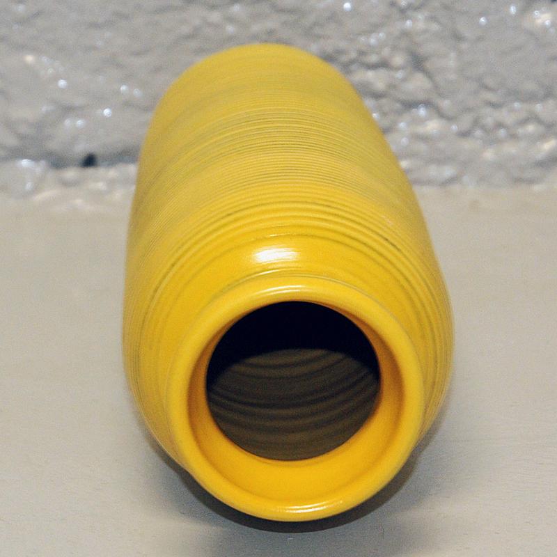 Glazed Yellow Ceramic vintage Bo Fajans vase Tiger by Berit Ternell Sweden 1960s For Sale