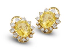 Orecchini a grappolo con zaffiro giallo di Ceylon e diamanti, circa 1960.