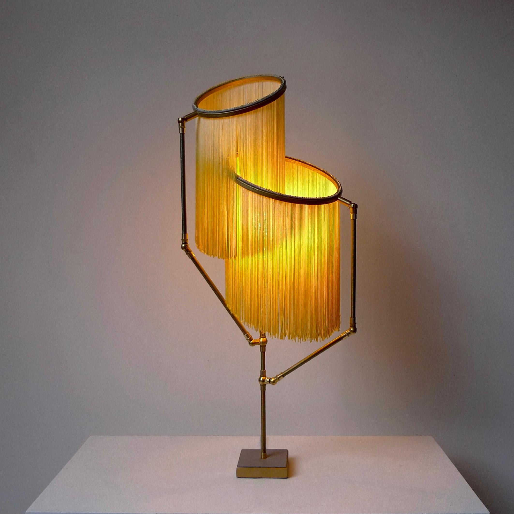 Gelbe Charme-Tischlampe, Sander Bottinga (21. Jahrhundert und zeitgenössisch) im Angebot