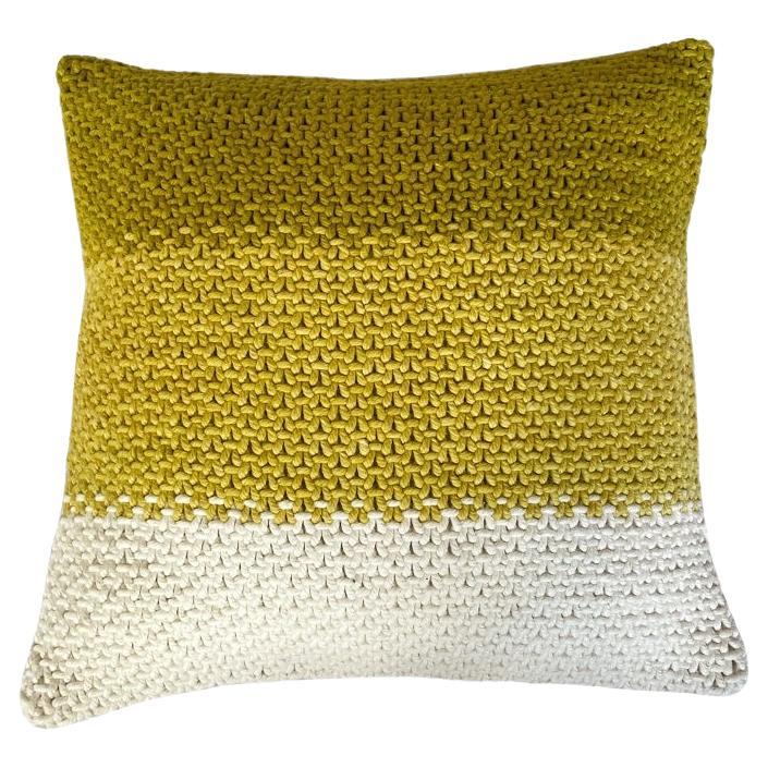 Coussin 100 % coton tricoté à la main, dégradé jaune / chartreuse, fabriqué en Afrique du Sud en vente