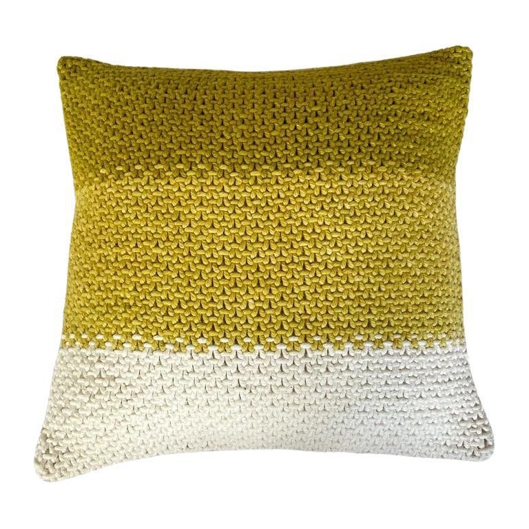 Coussin jaune/gris chartreuse 100 % coton tricoté à la main, fabriqué en Afrique du Sud en vente