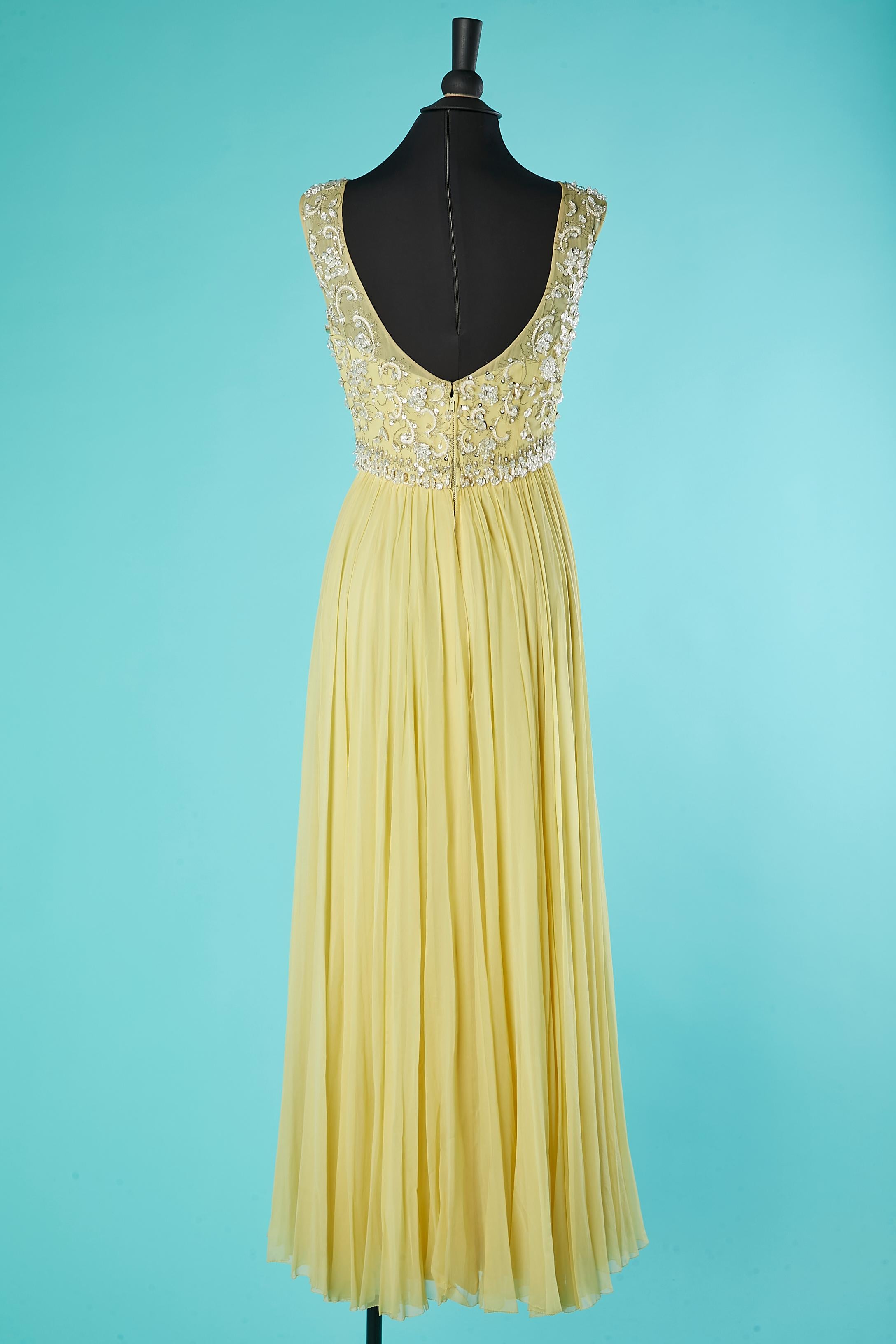 Yellow chiffon and beads cocktail dress Circa 1960's  For Sale 3