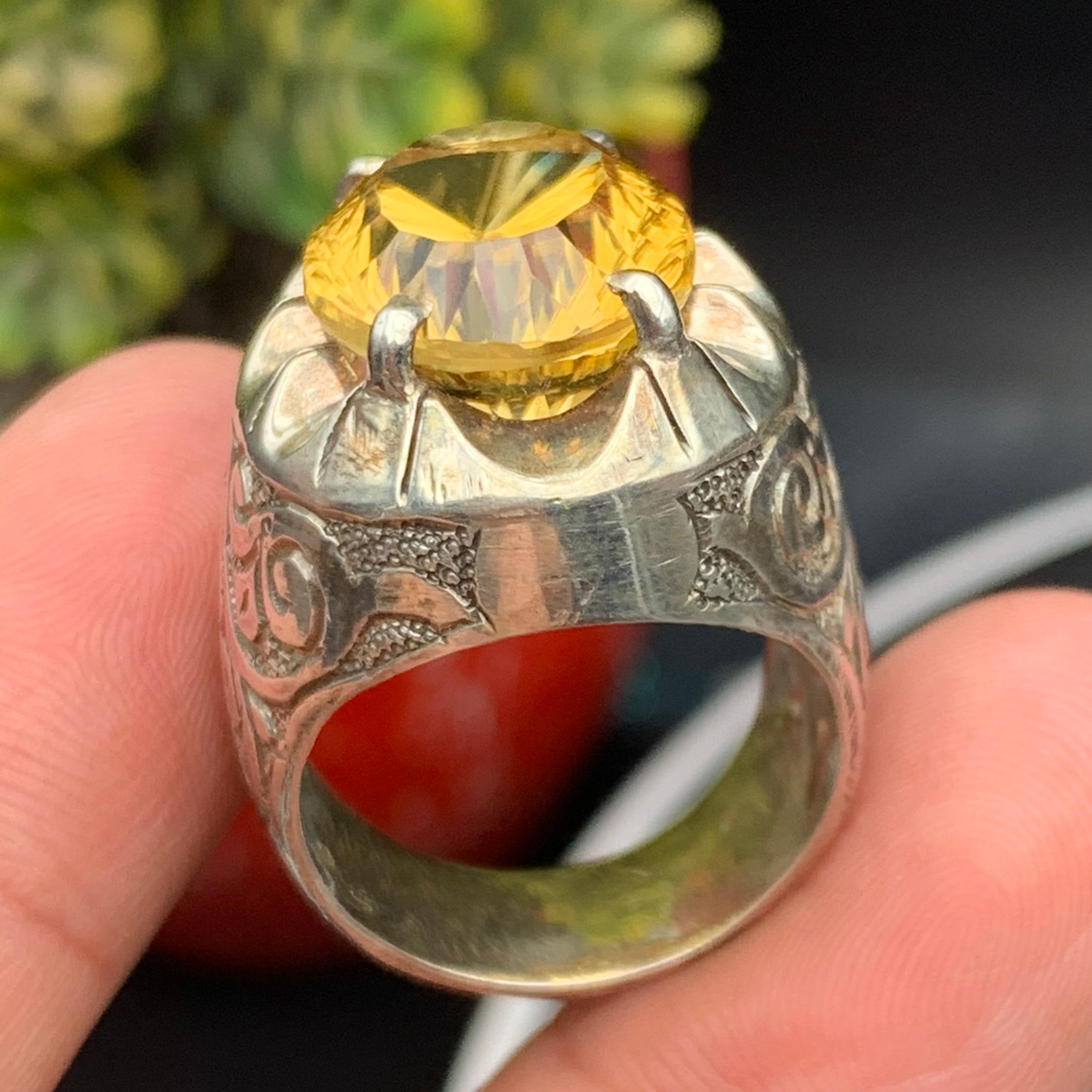 Gelber Citrin-Cocktailring in 925 Silber - Handgefertigtes Band mit Gravur, Größe 10 US (Ovalschliff) im Angebot