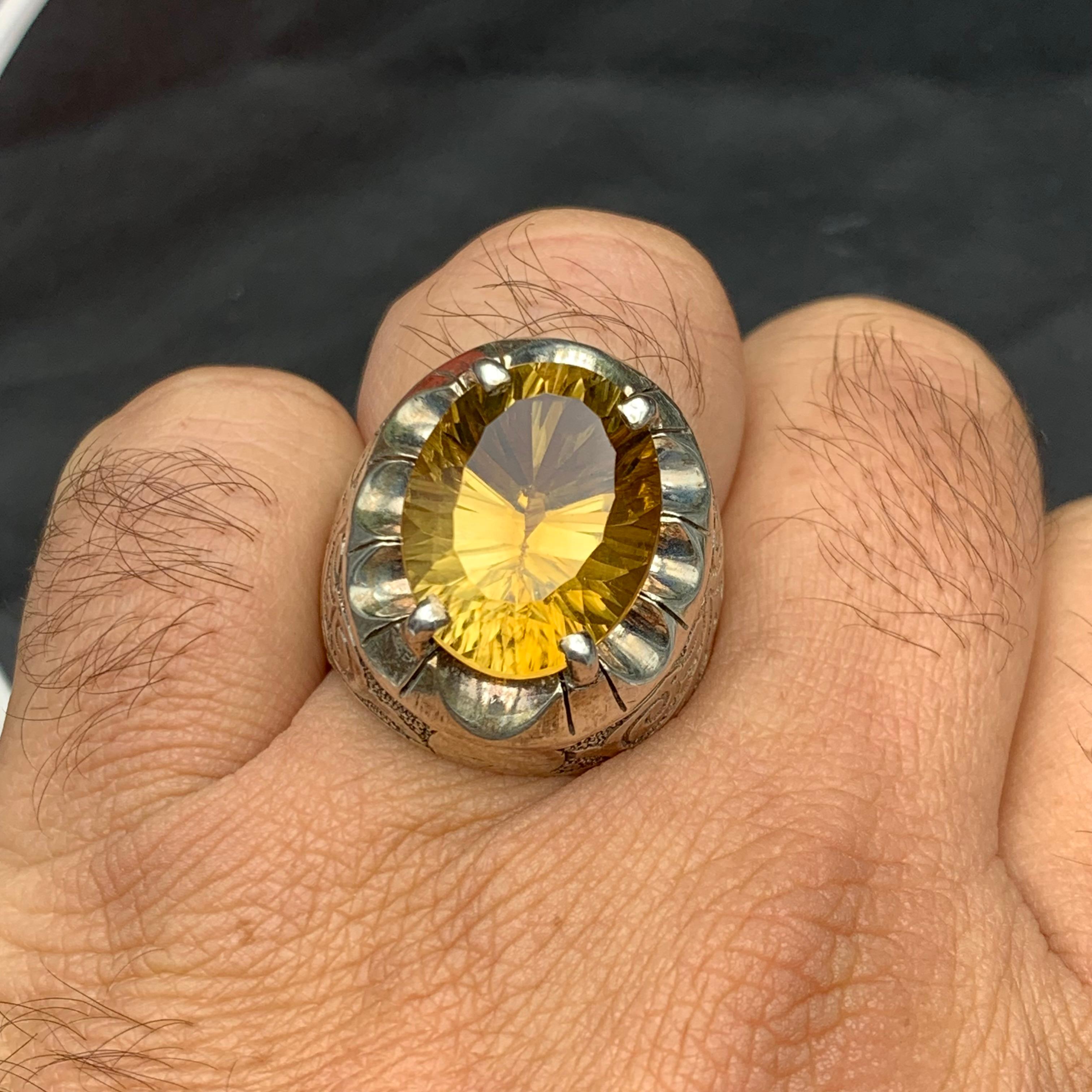 Gelber Citrin-Cocktailring in 925 Silber - Handgefertigtes Band mit Gravur, Größe 10 US im Angebot 1