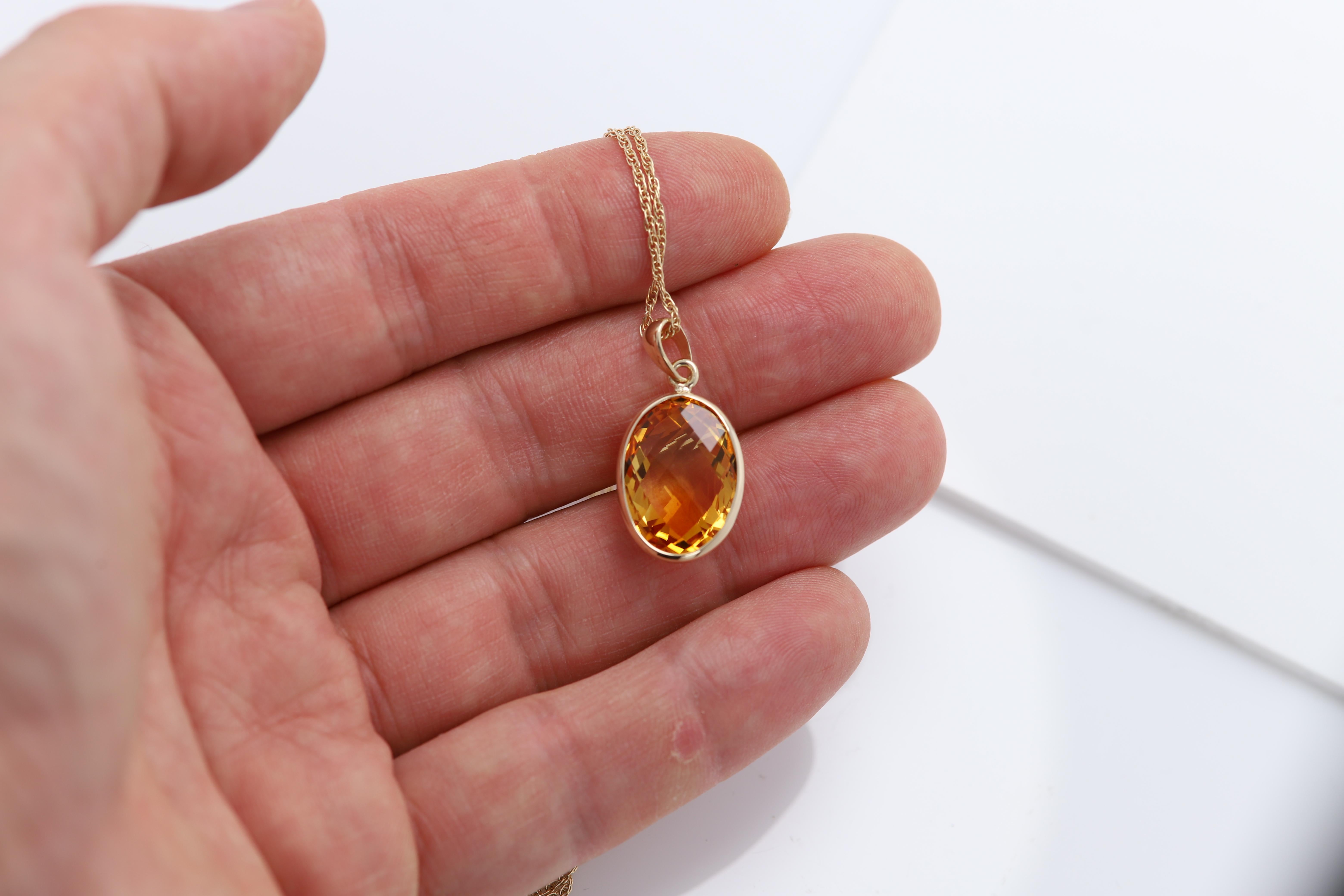 Ovaler Anhänger aus gelbem Citrin 14 Karat Gelbgold 3