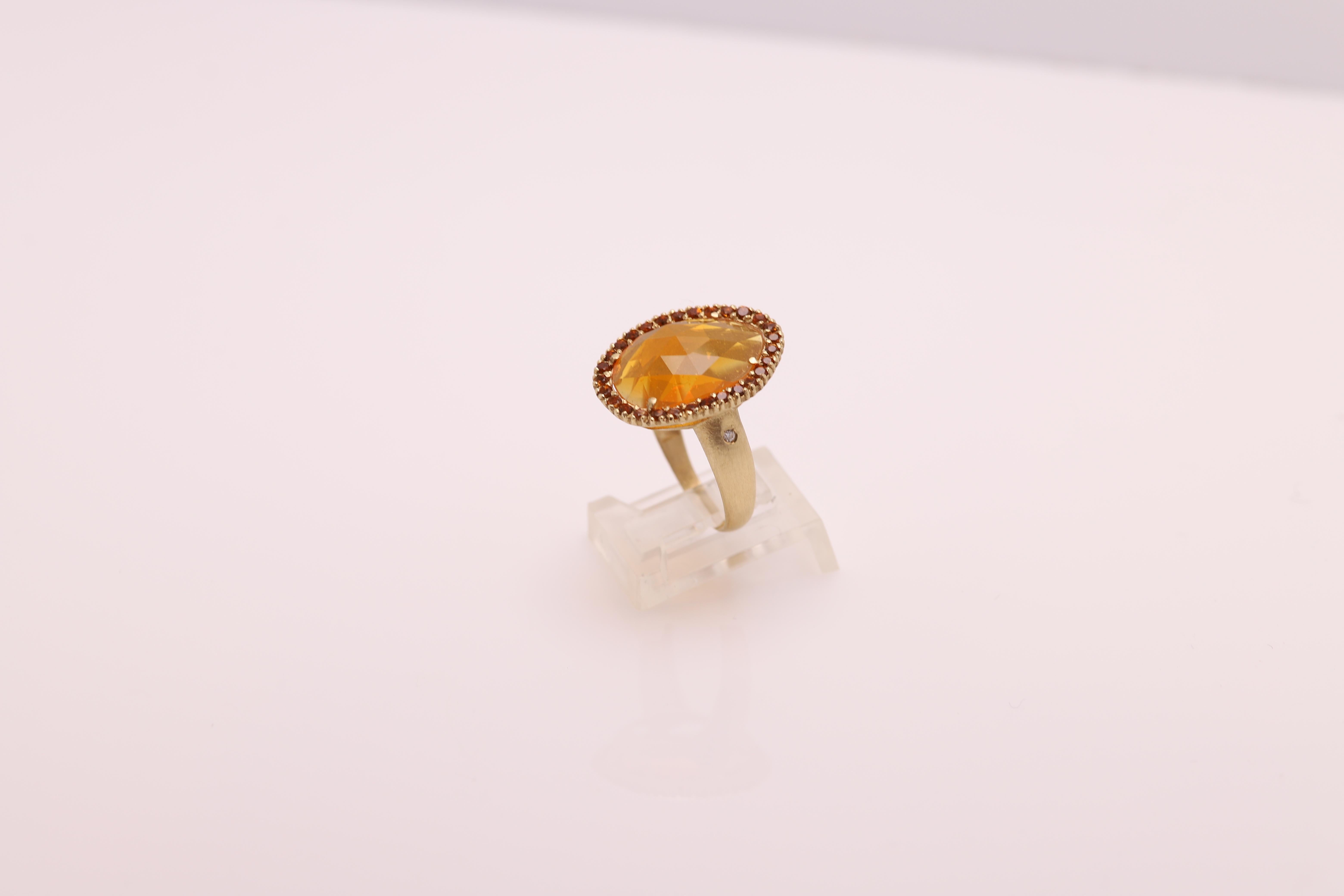 Vintage Yellow Citrine Ring - Hand Made in Italy
14k Yellow Gold 4.1 grams - mat finish (not shiny)
Small Round citrine around main stone on the sides 
Center is a 