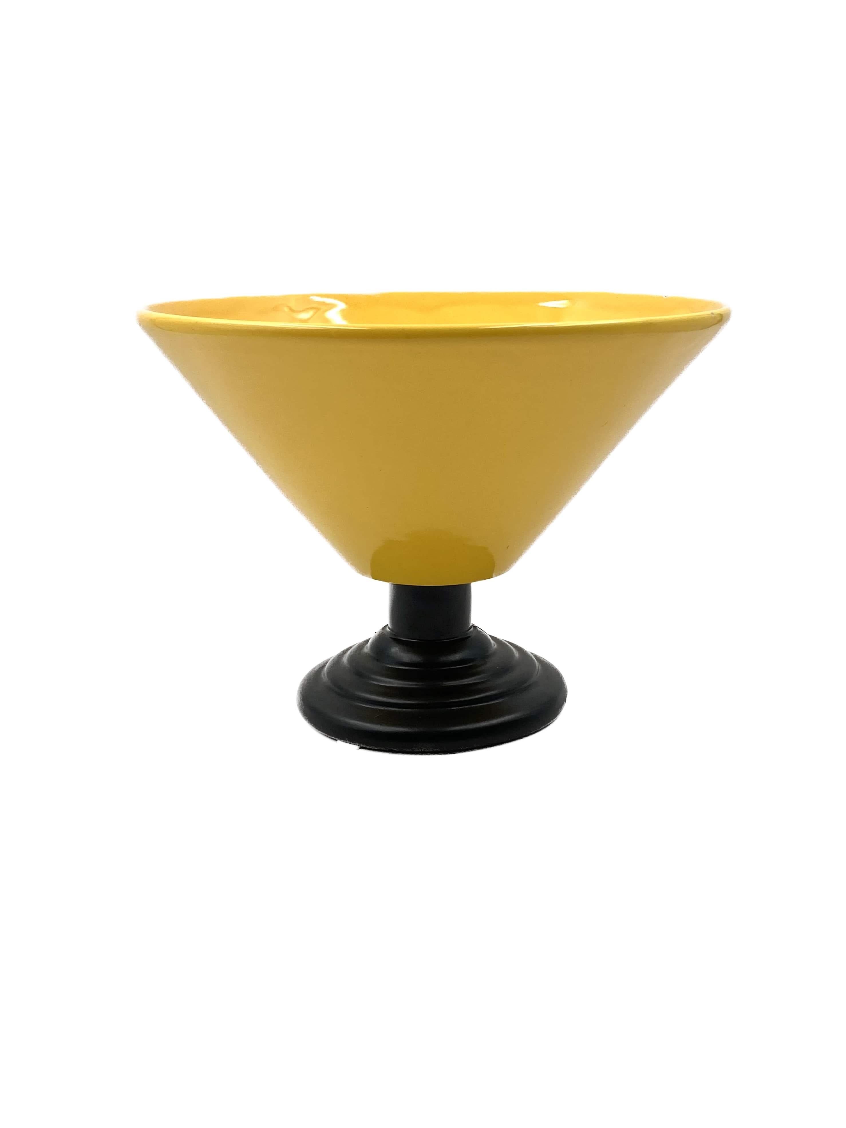 Yellow Conic Vase, Postmodern Memphis Milan Style, Italy 1980s In Good Condition For Sale In Firenze, IT