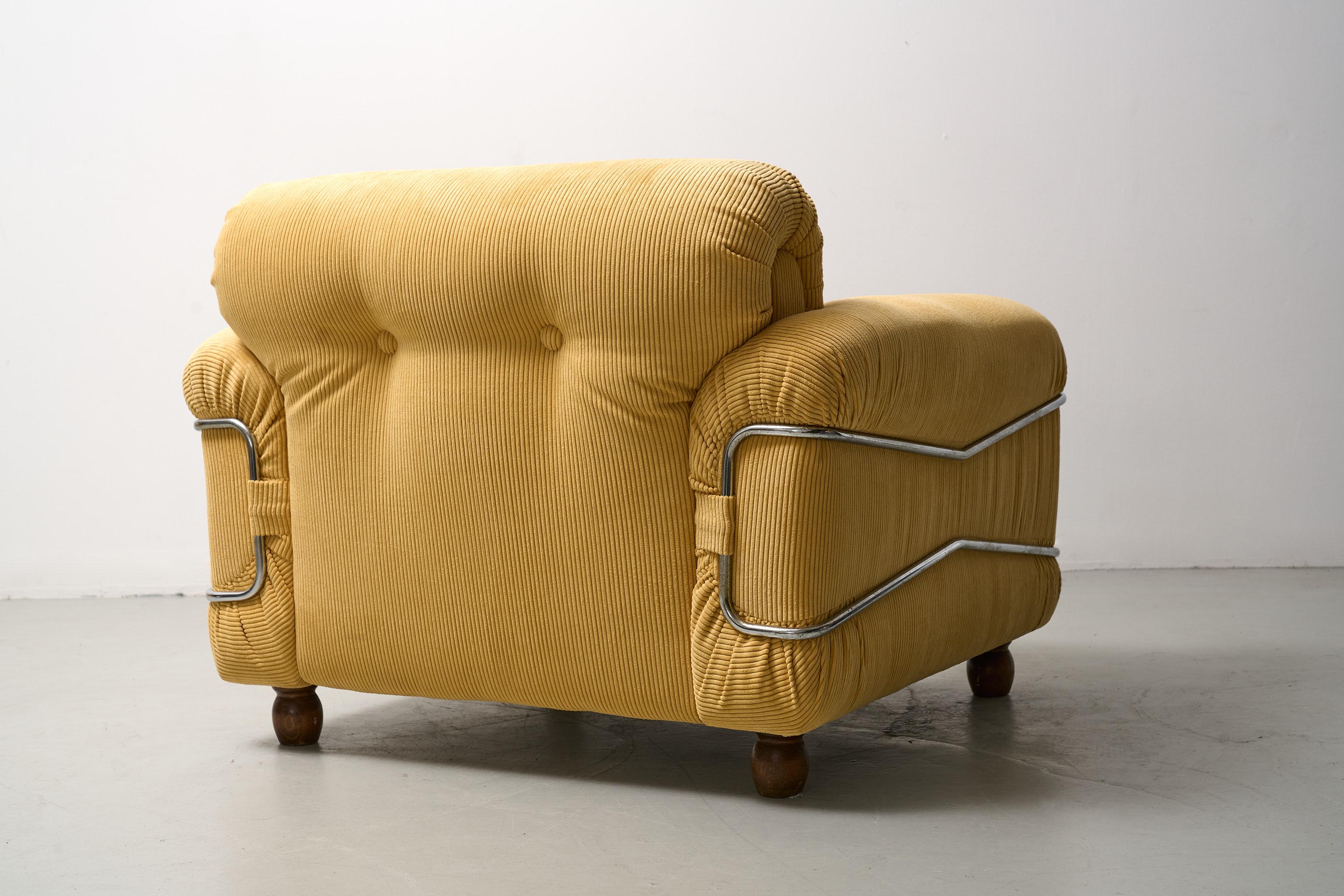 Late 20th Century Yellow corduroy easychairs by Ceriotti For Sale