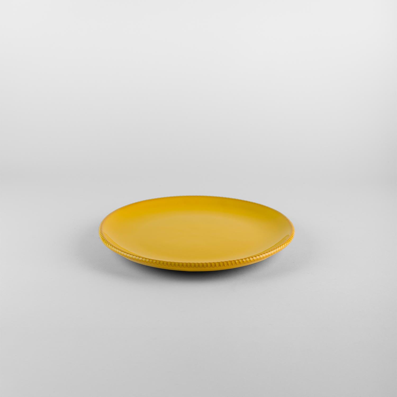 Platos almenados amarillos: Sopa, soporte, plato lateral para 4 Hecho a mano en Italia 2024 Moderno en venta