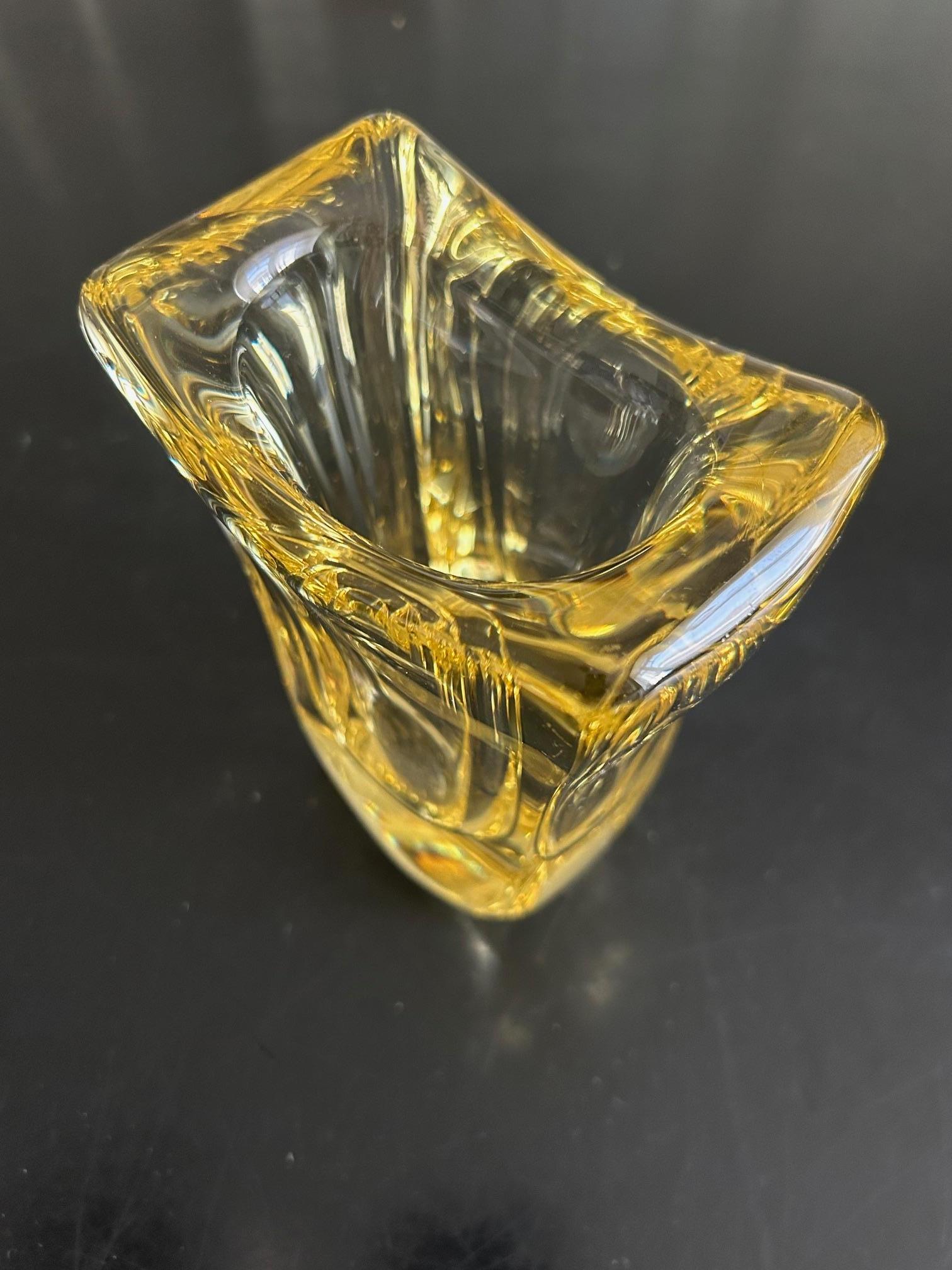 Jarrón Daum de cristal amarillo Años 50 Francés en venta