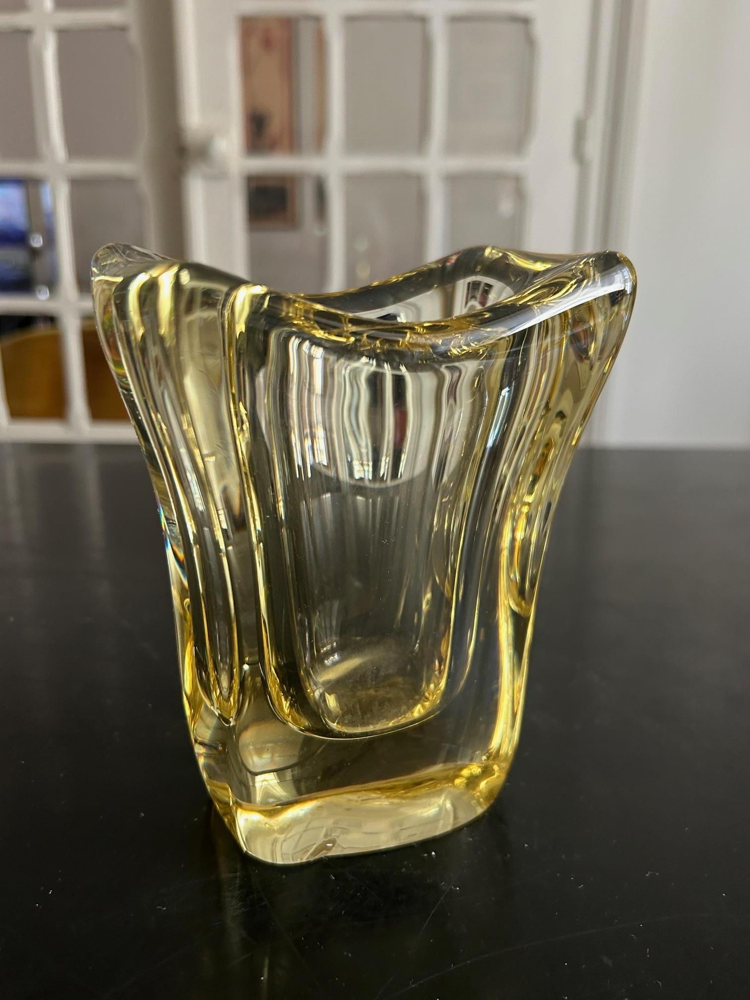 Jarrón Daum de cristal amarillo Años 50 mediados del siglo XX en venta