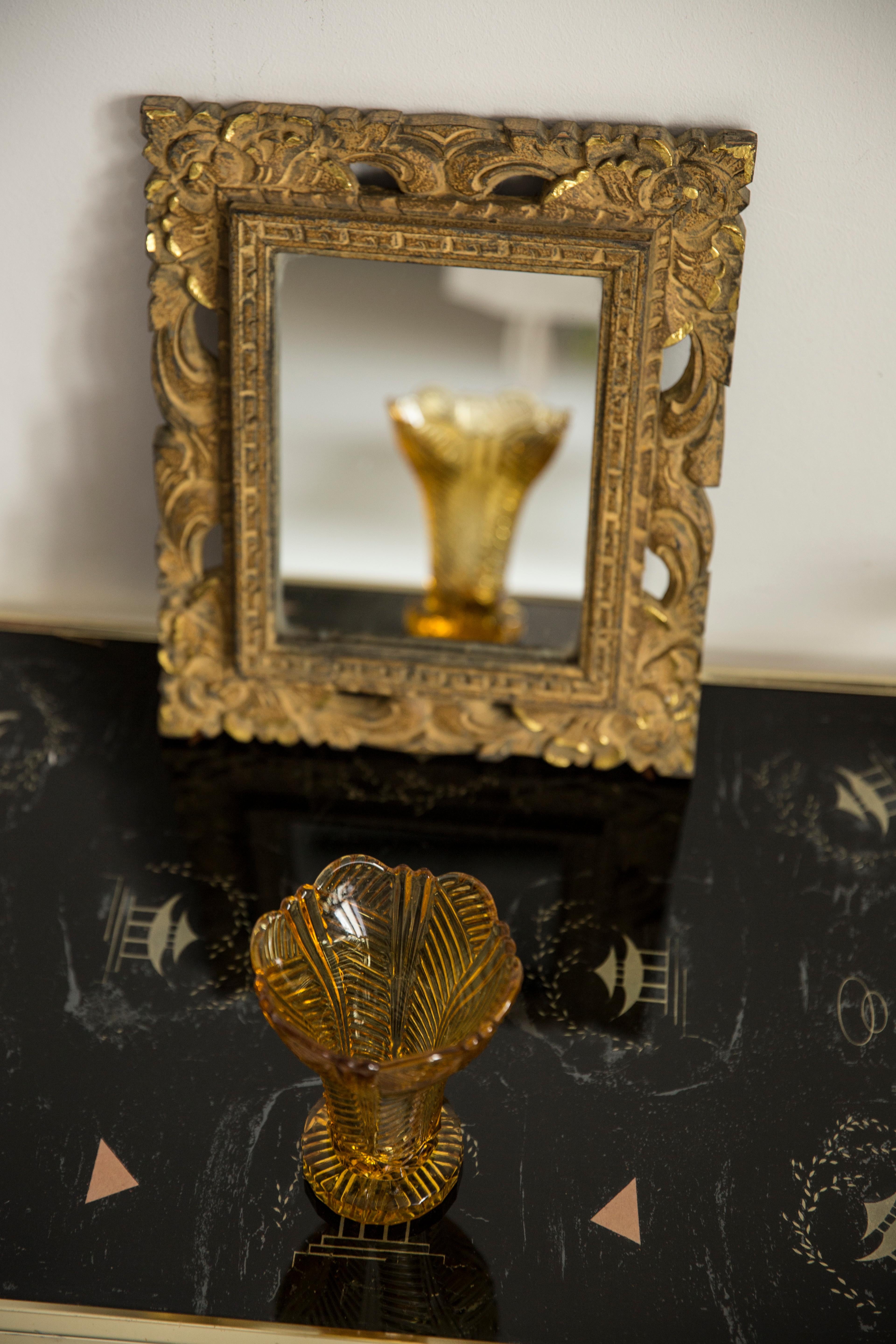Gelbe Mini-Vintage-Vase aus Kristall, 20. Jahrhundert, Europa, 1960er Jahre (Glas) im Angebot