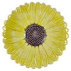 Gelbgelber Gänseblümchen-Majolika-Teller aus Fayence, D'art De La Sorgue