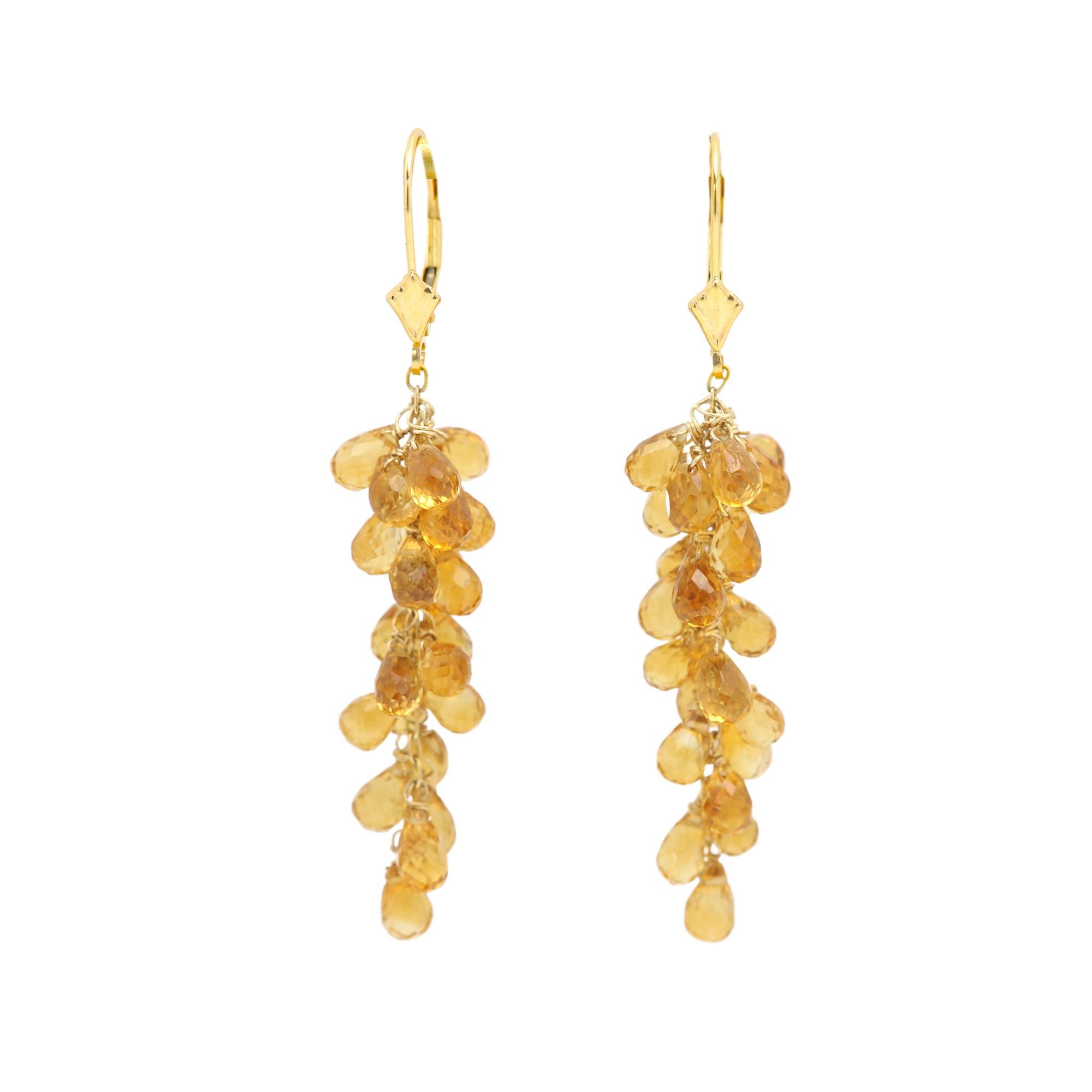 Nouvelles boucles d'oreilles pendantes de couleur jaune brillant
Vigne de raisin Style pendentif
Poids : environ 5,60 grammes au total
Pierres précieuses naturelles de forme briolette (gouttes de larmes) en Citrine naturelle 
La taille de chaque