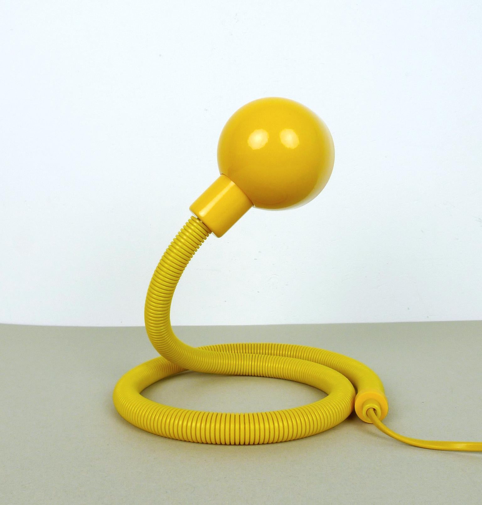 Yellow Desk Lamp, Italy, 1970s In Good Condition For Sale In Berlin, DE