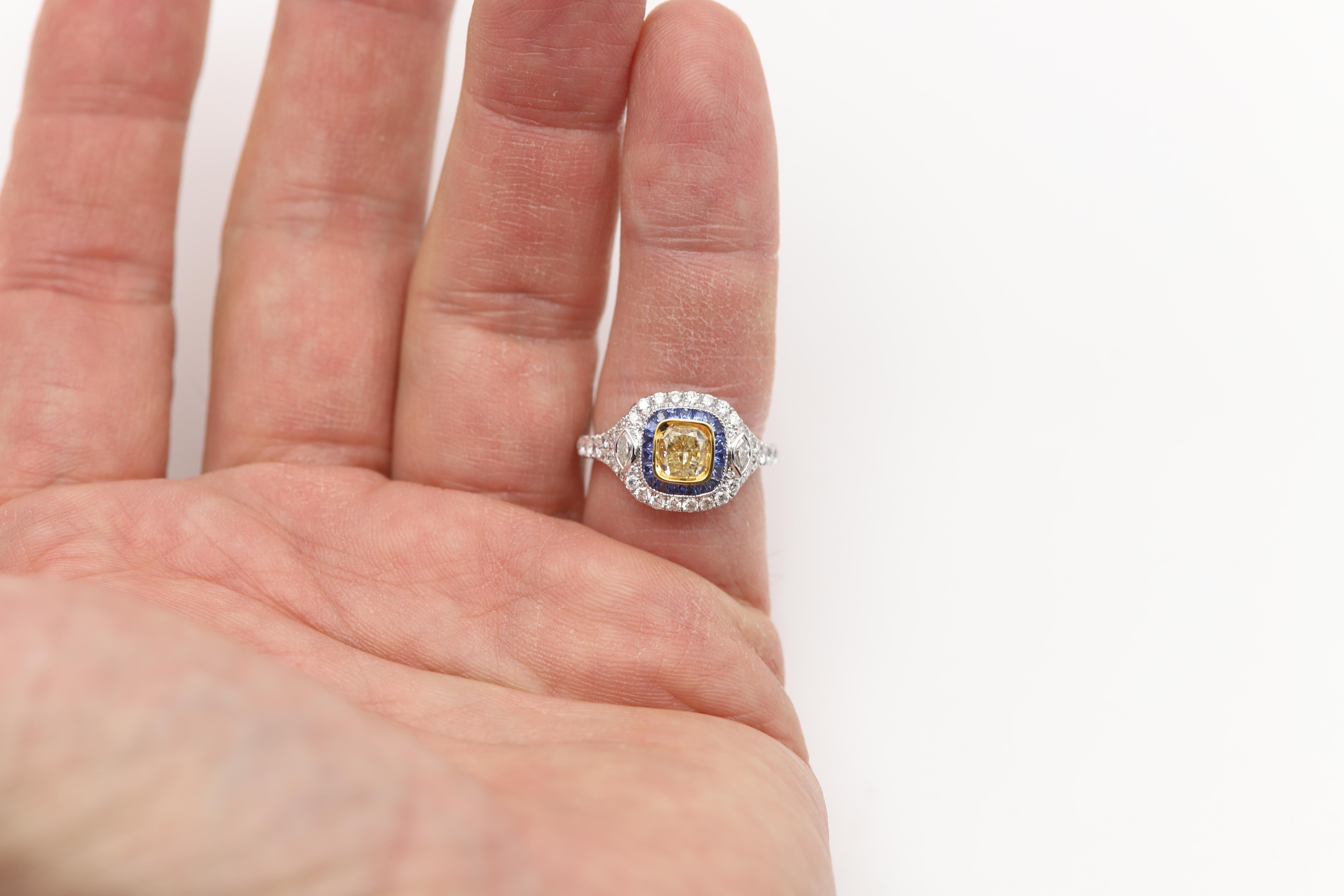 Taille coussin Diamant jaune 1,04 carat  & Bague saphir bleu Bague art déco en or 18 carats en vente