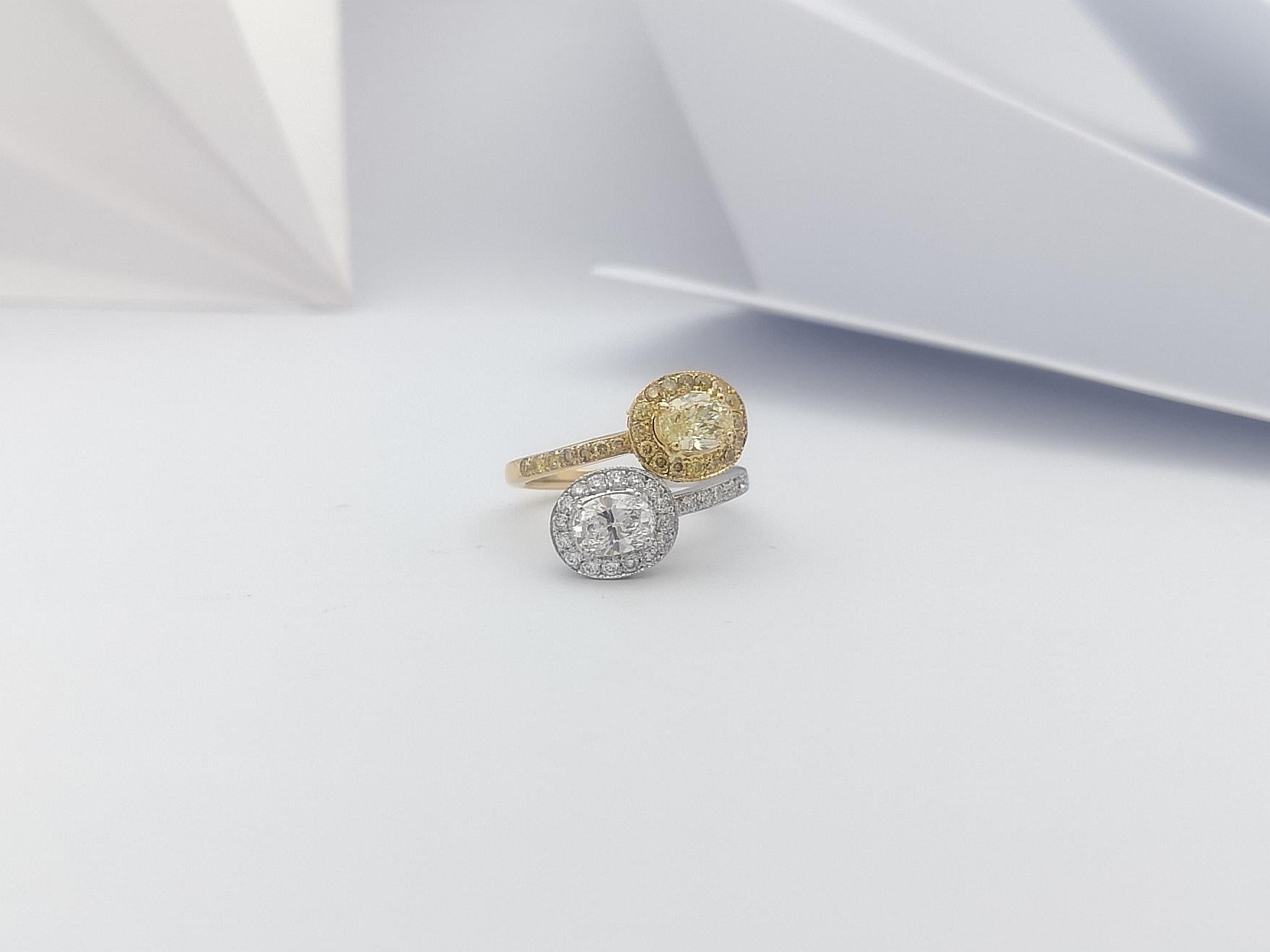 Yellow Diamond and Diamond Ring Set in 18 Karat Gold Settings For Sale 9