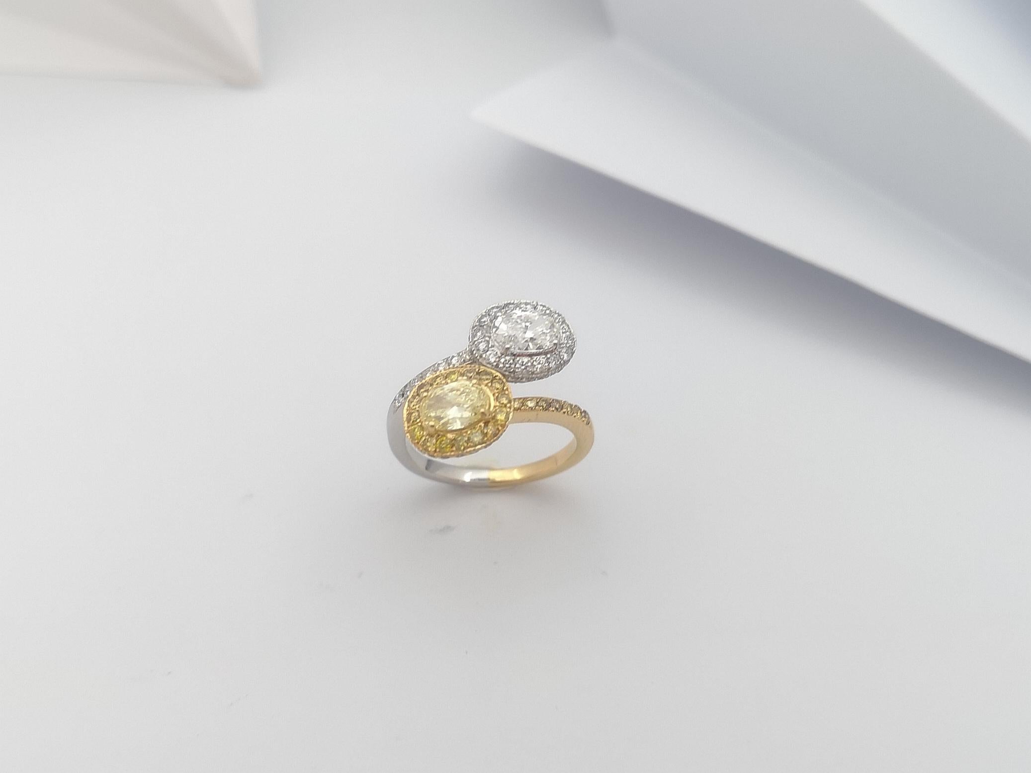 Yellow Diamond and Diamond Ring Set in 18 Karat Gold Settings For Sale 11
