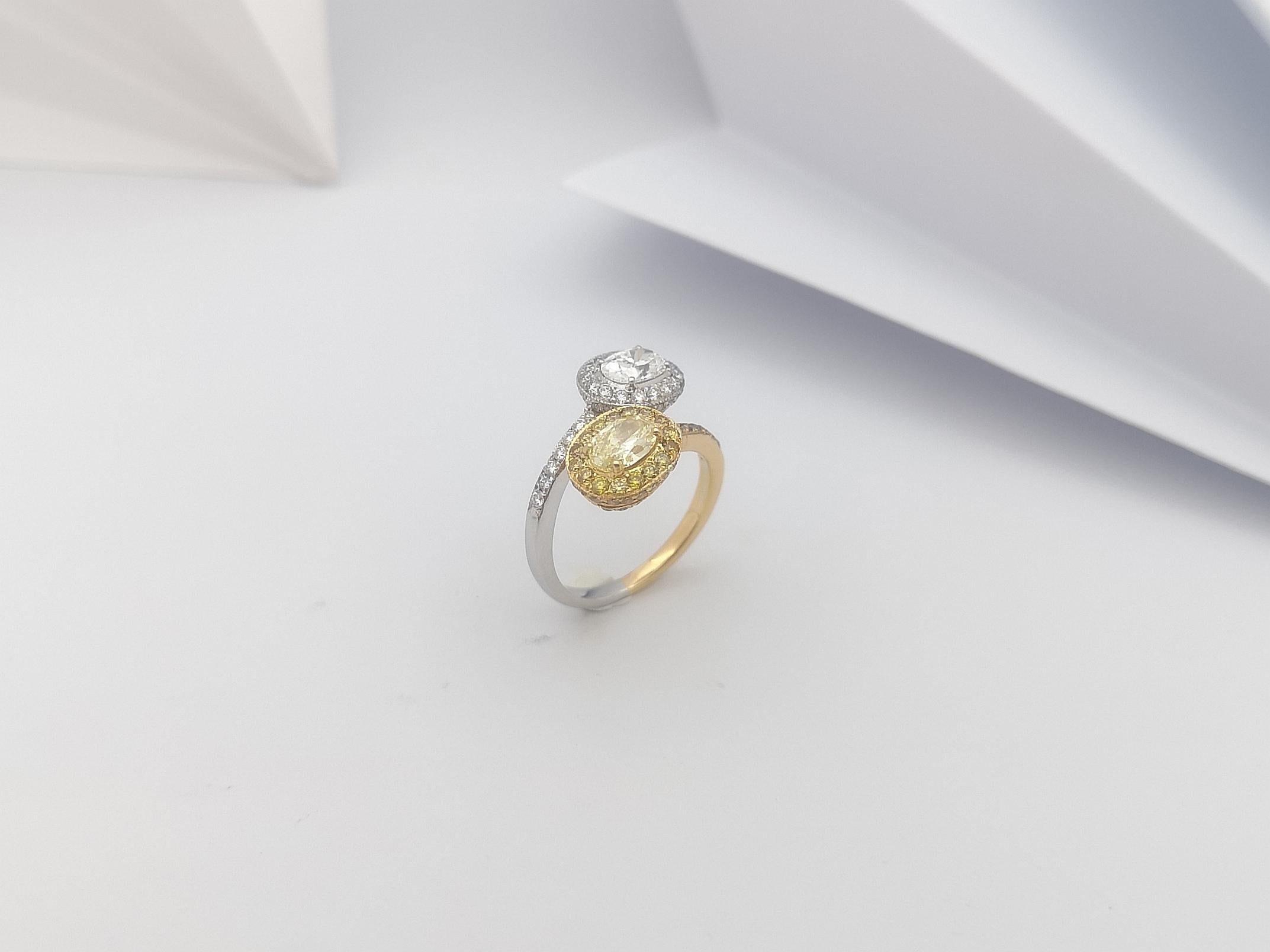 Yellow Diamond and Diamond Ring Set in 18 Karat Gold Settings For Sale 12
