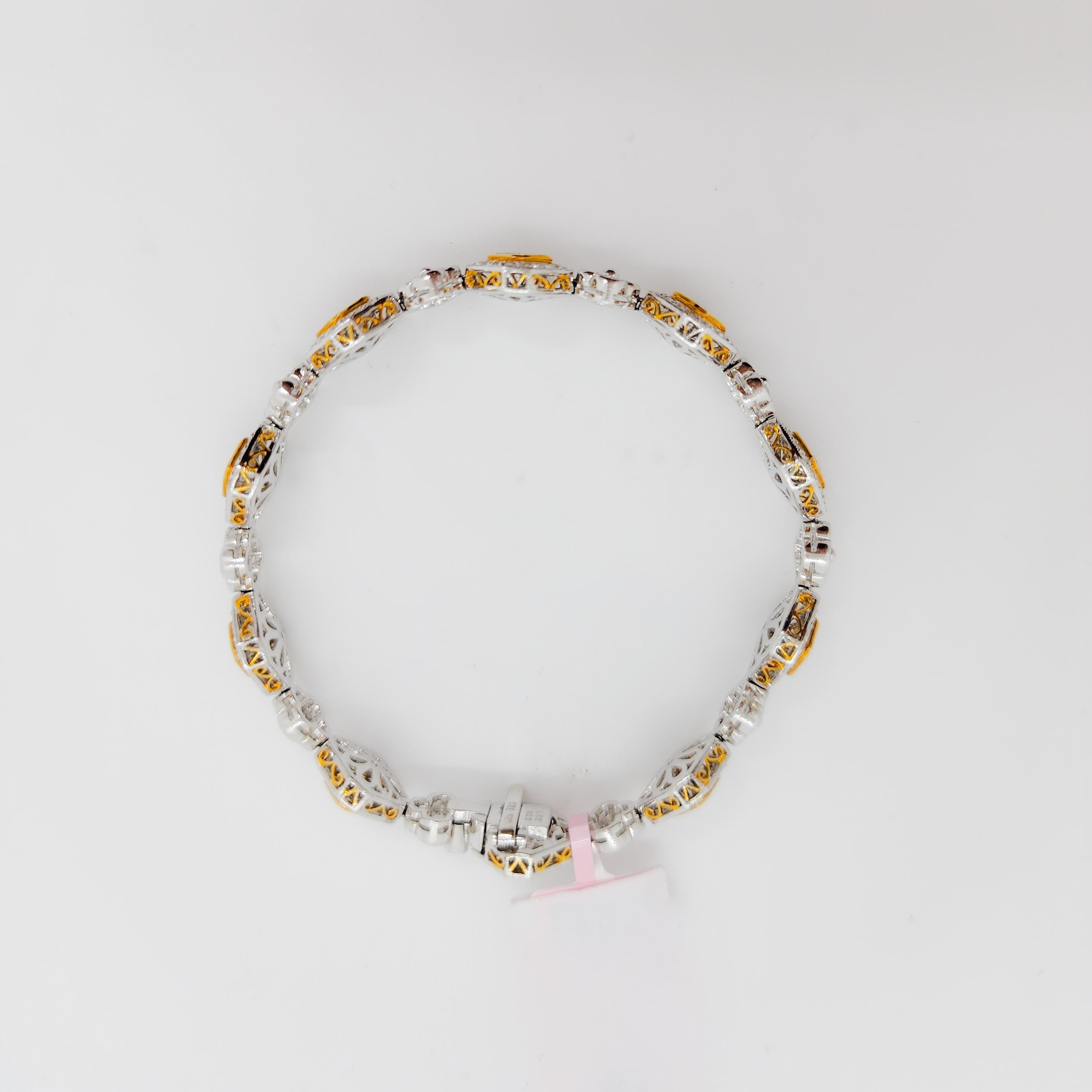 Women's or Men's Yellow Diamond and White Diamond Bracelet in 18k For Sale