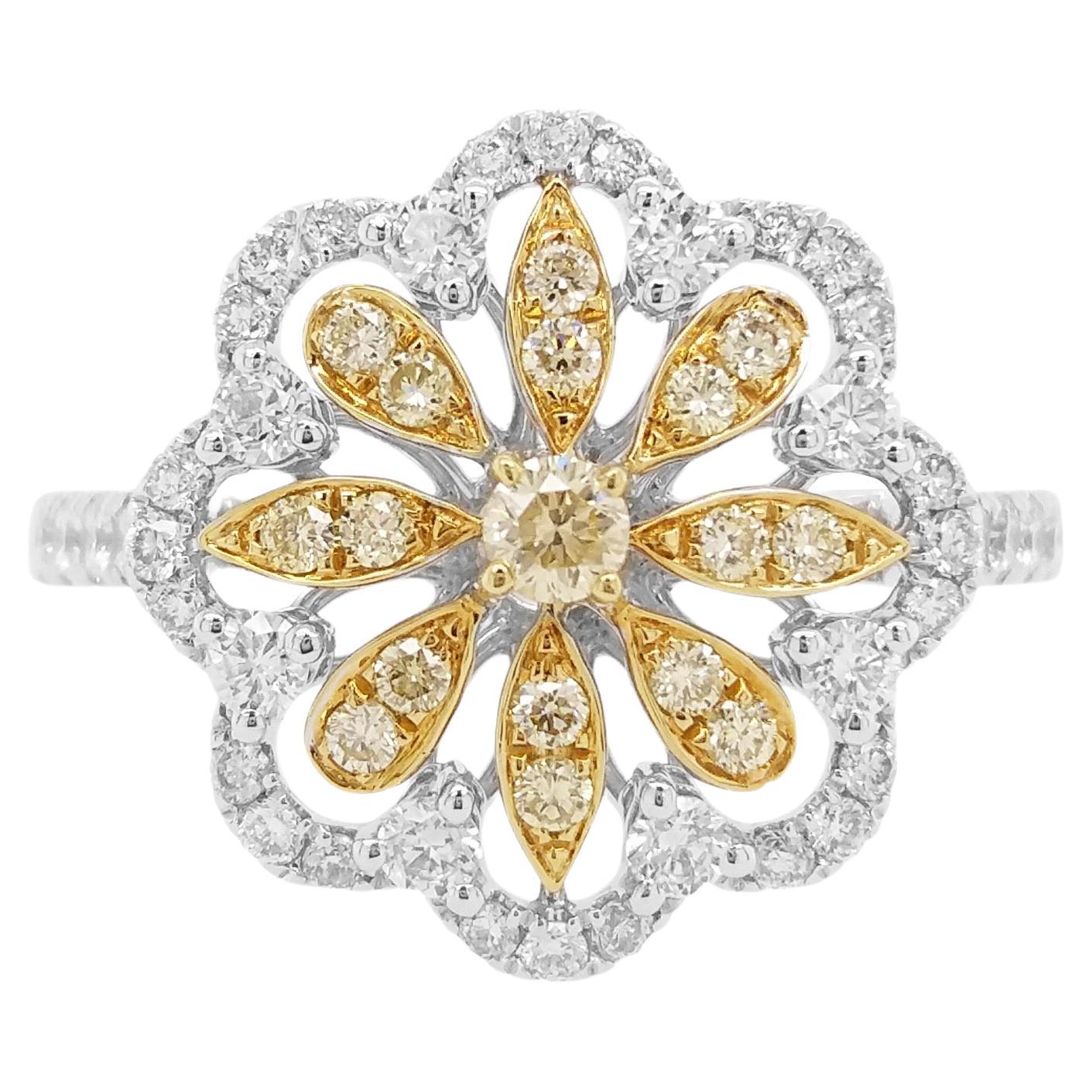 Anello da cocktail in platino con diamante giallo e diamante bianco