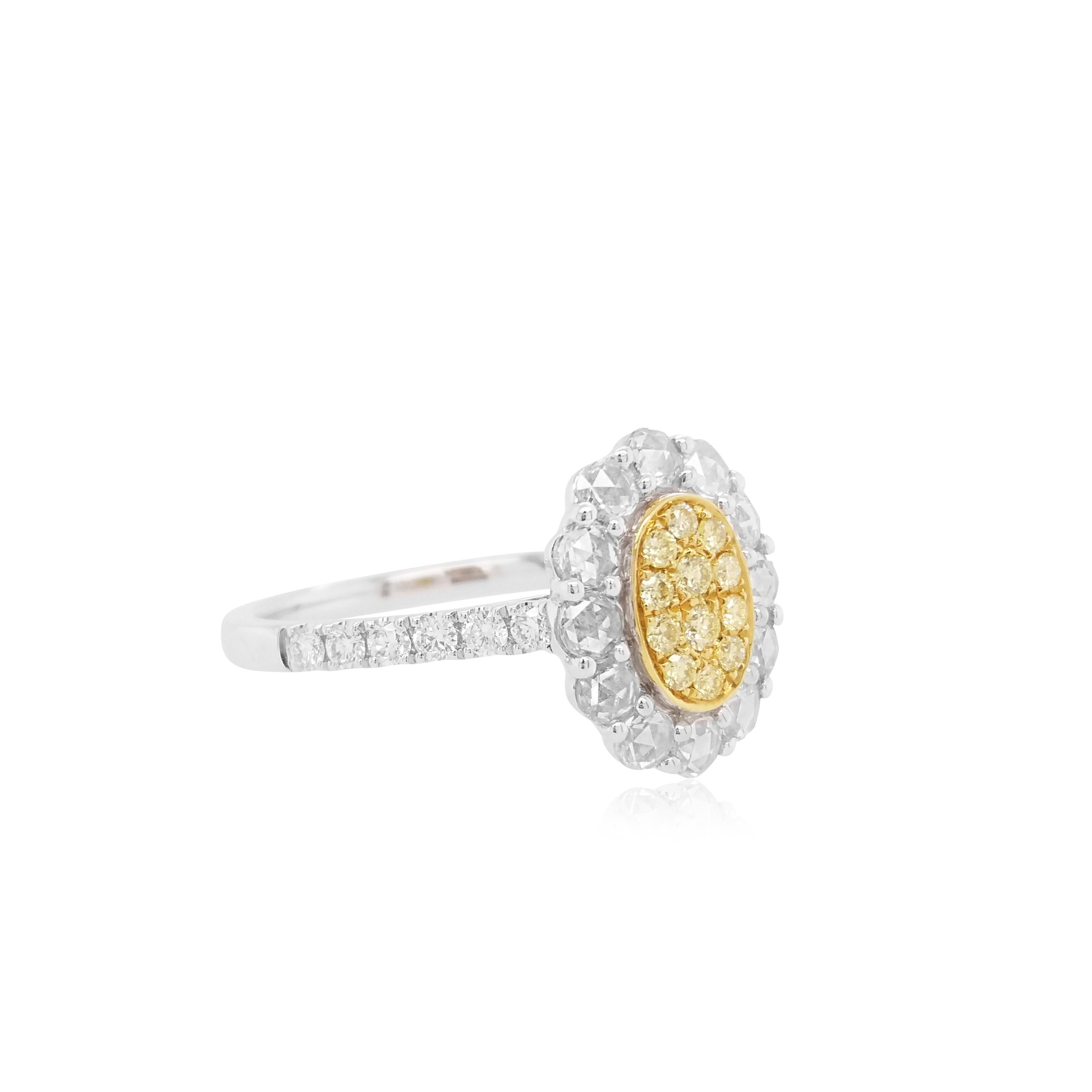 Yellow Diamond White Diamond Platinum Engagement Ring In New Condition For Sale In Hong Kong, HK