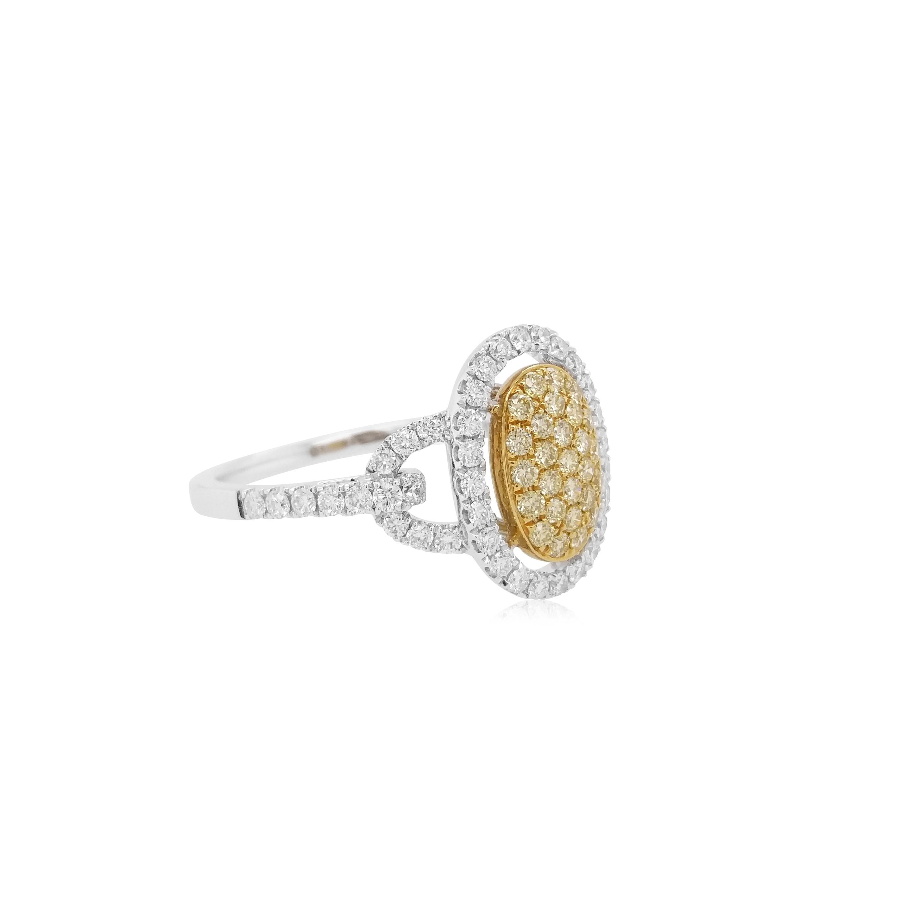 Yellow Diamond White Diamond Platinum Engagement Ring In New Condition In Hong Kong, HK