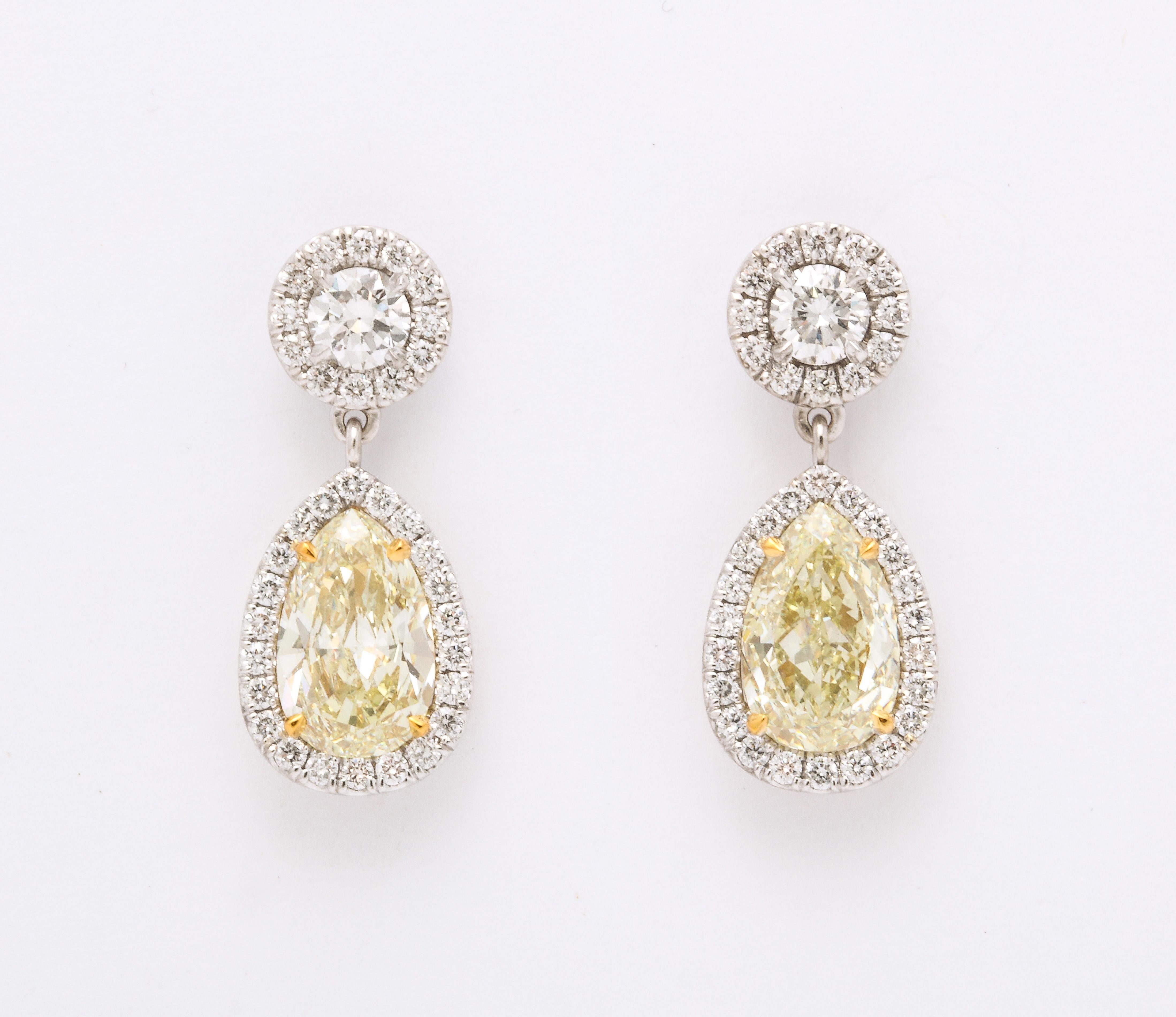 Pear Cut Yellow Diamond Dangle Drop Earrings For Sale