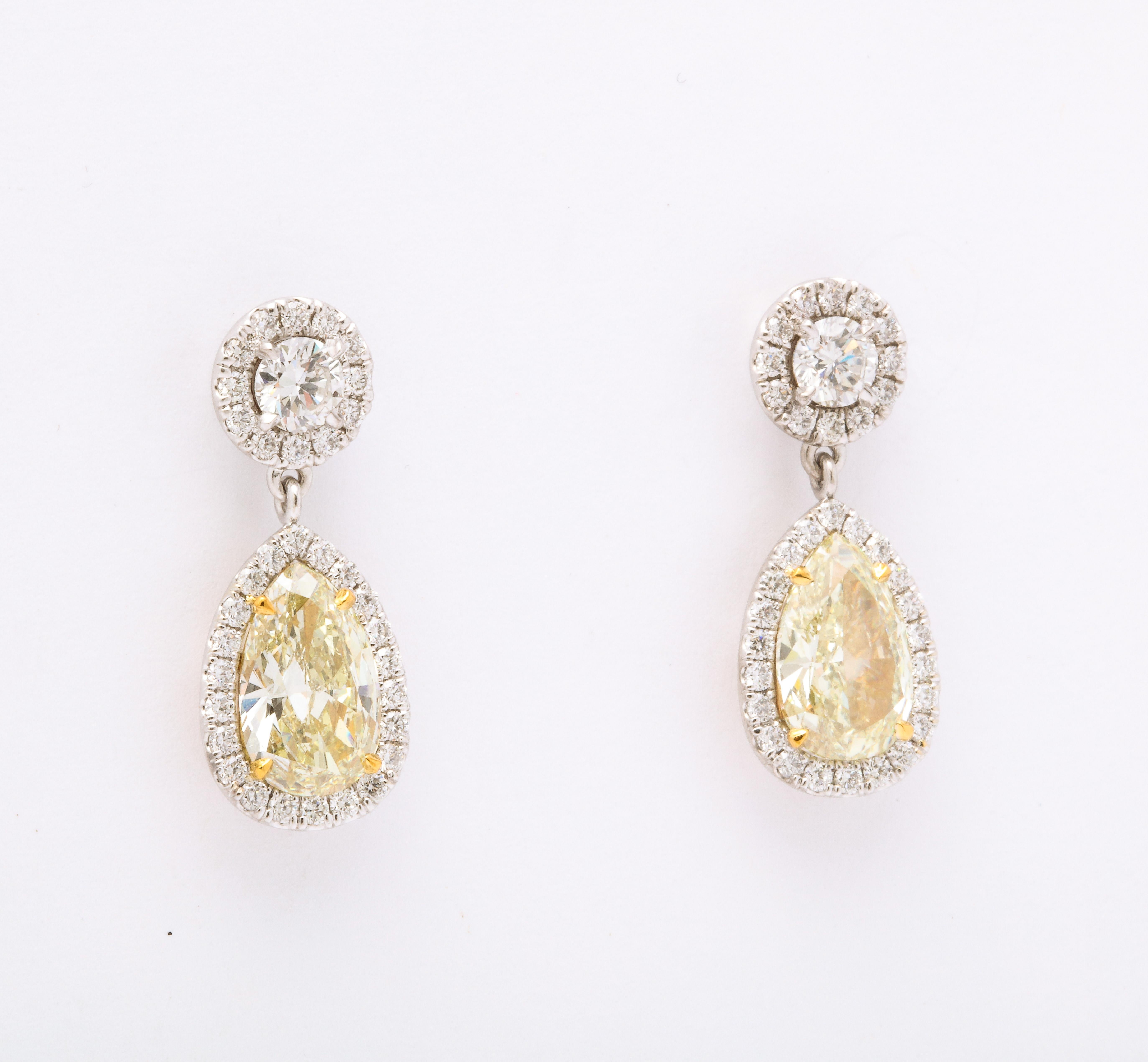 Women's Yellow Diamond Dangle Drop Earrings For Sale