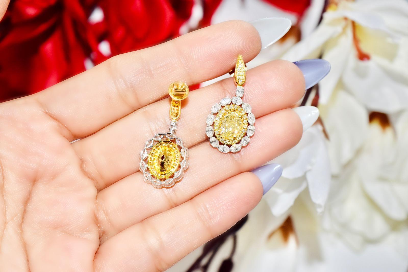 Yellow Diamond Earrings In New Condition For Sale In Kowloon, HK