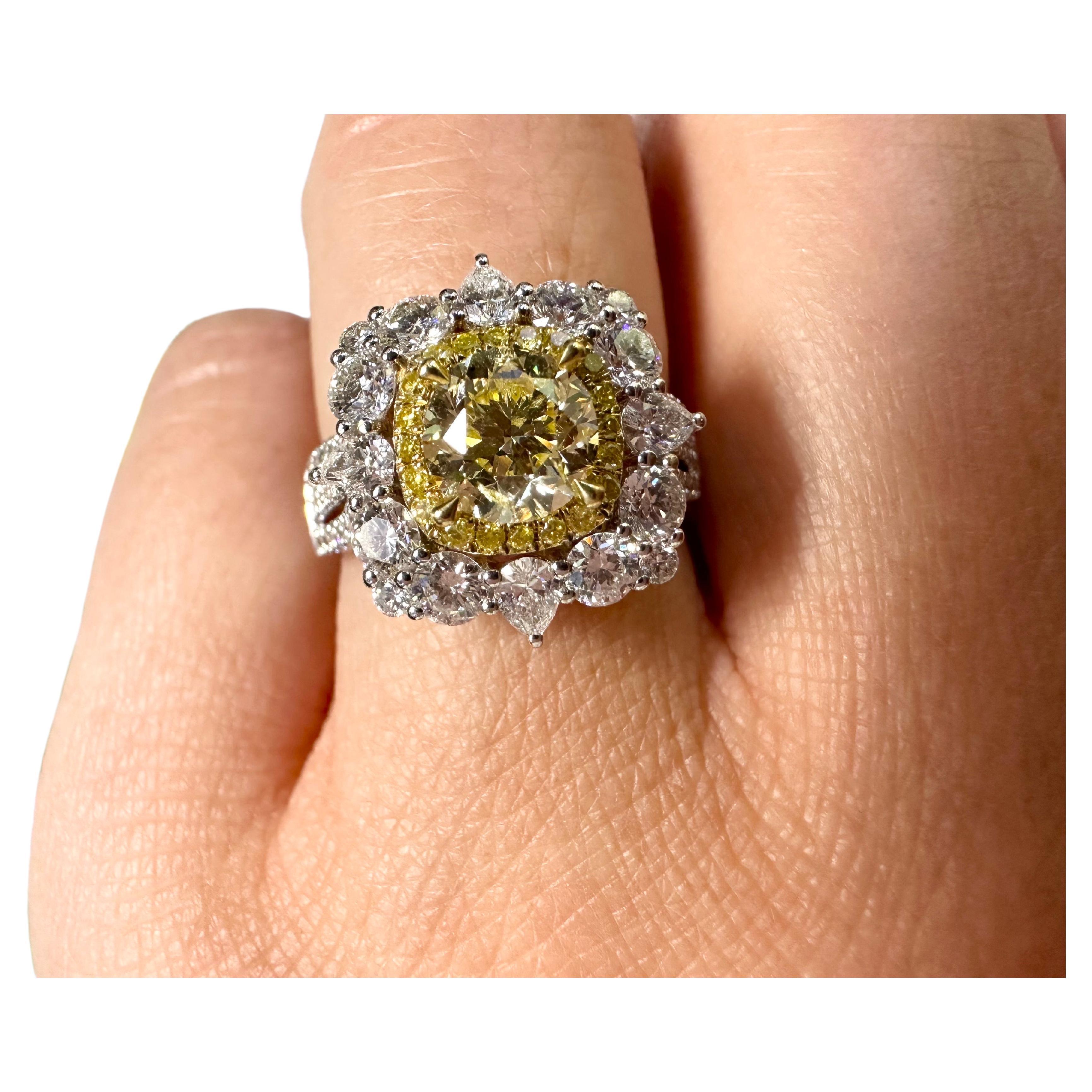 Bague de fiançailles diamant jaune 1 carat certifié GIA en vente