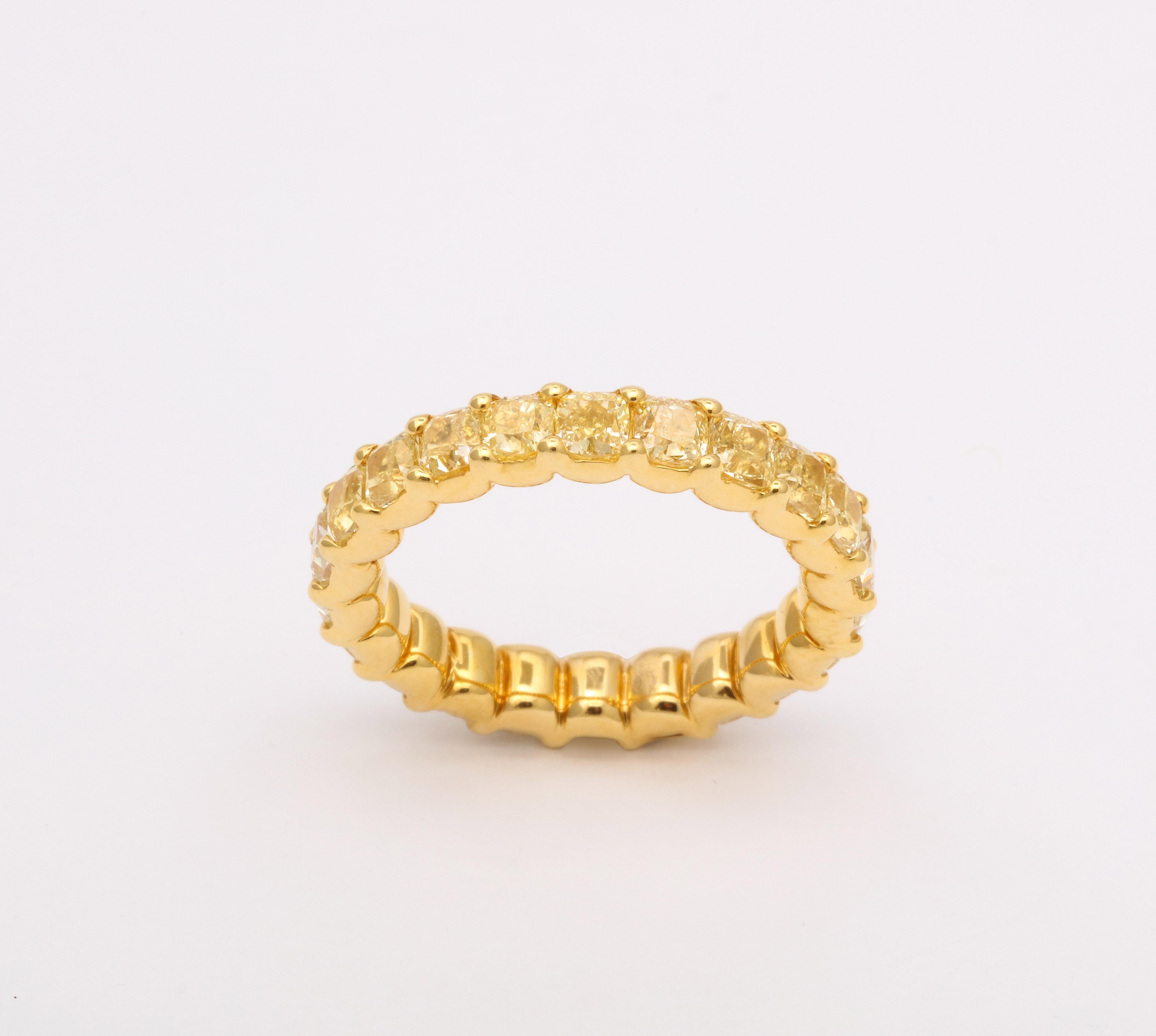 Bracelet d'éternité en diamant jaune  en vente 1