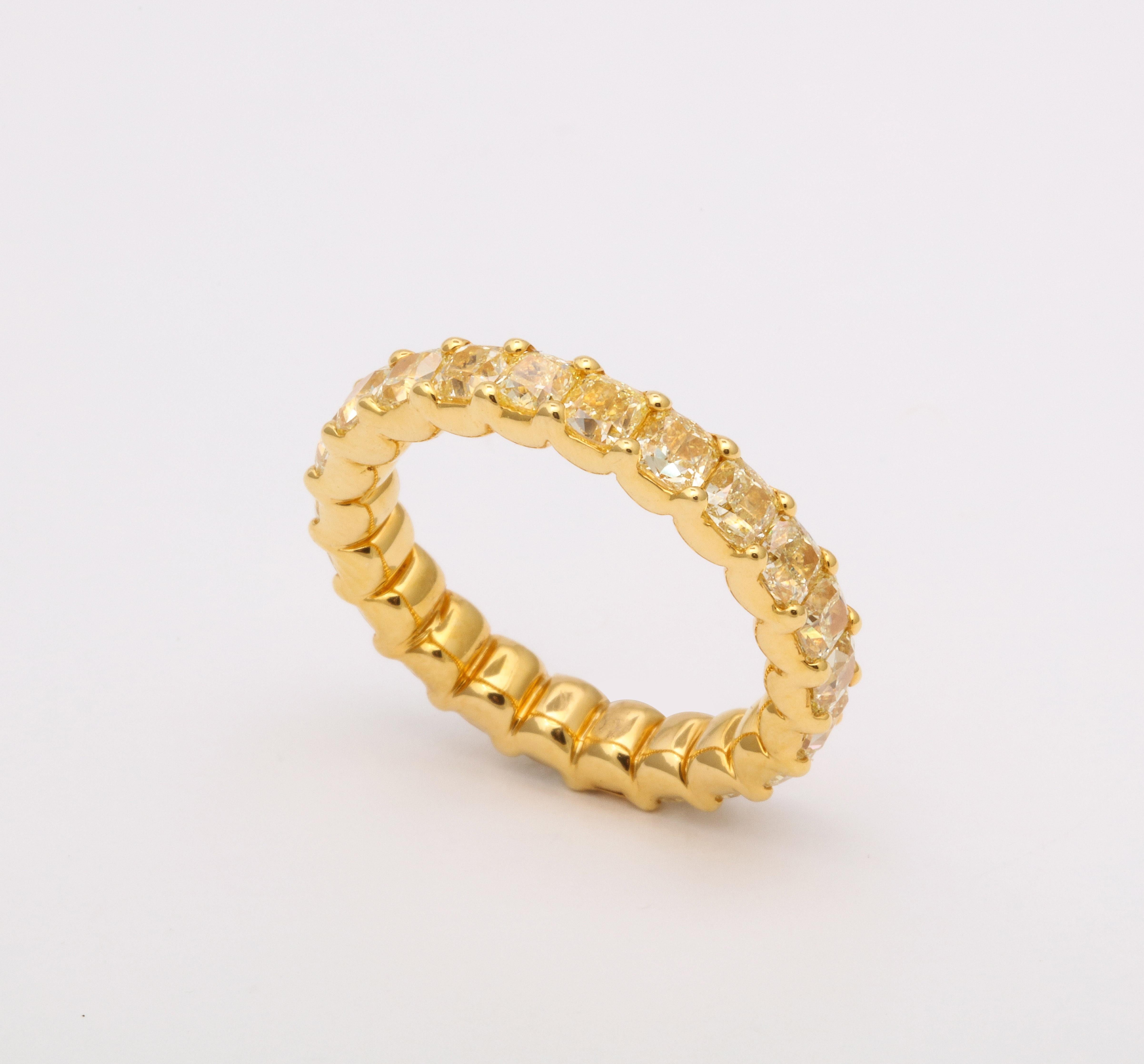 Bracelet d'éternité en diamant jaune  en vente 3