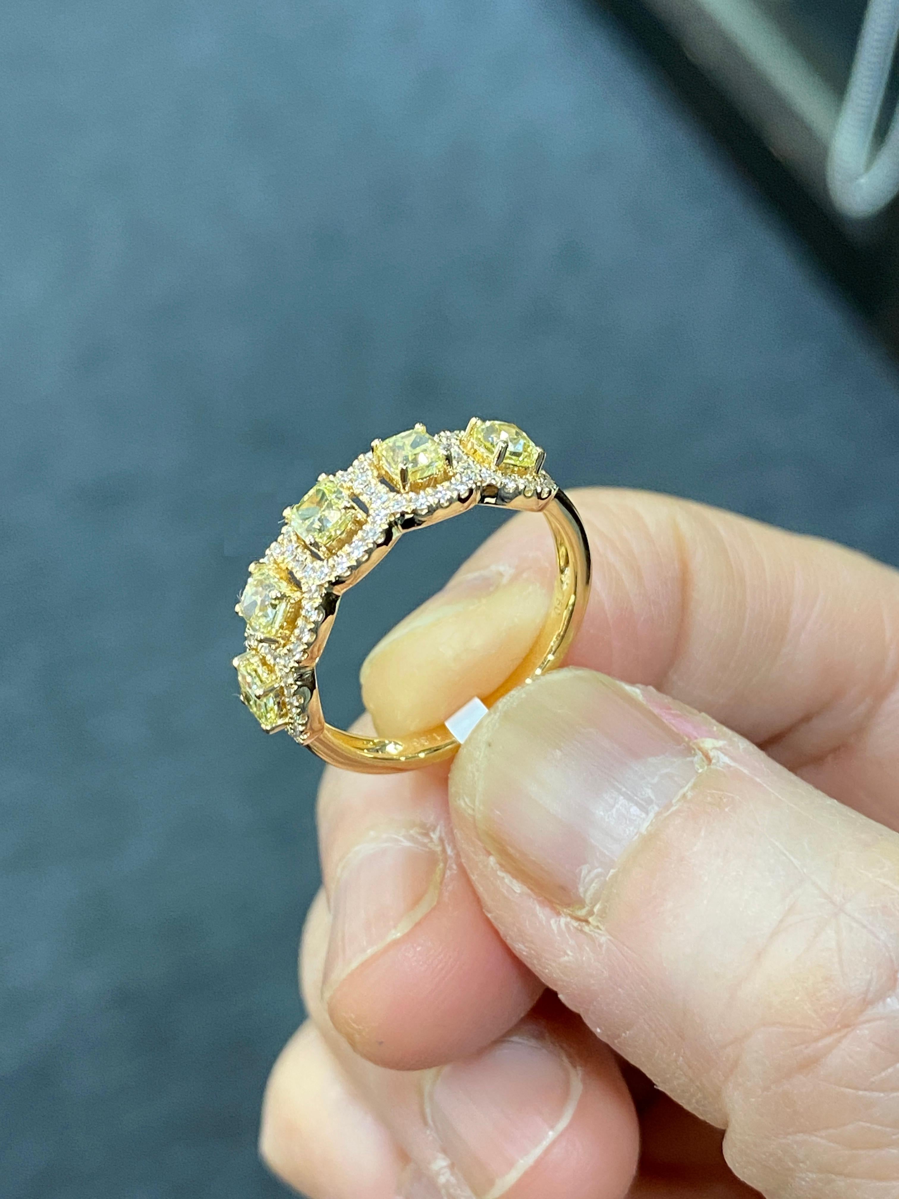 Yellow Diamond Eternity Ring 18 Karat Yellow Gold  In New Condition For Sale In Hong Kong, HK