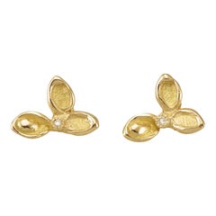 Anais Rheiner 18 Karat Yellow Gold Diamond Flower Stud Earrings