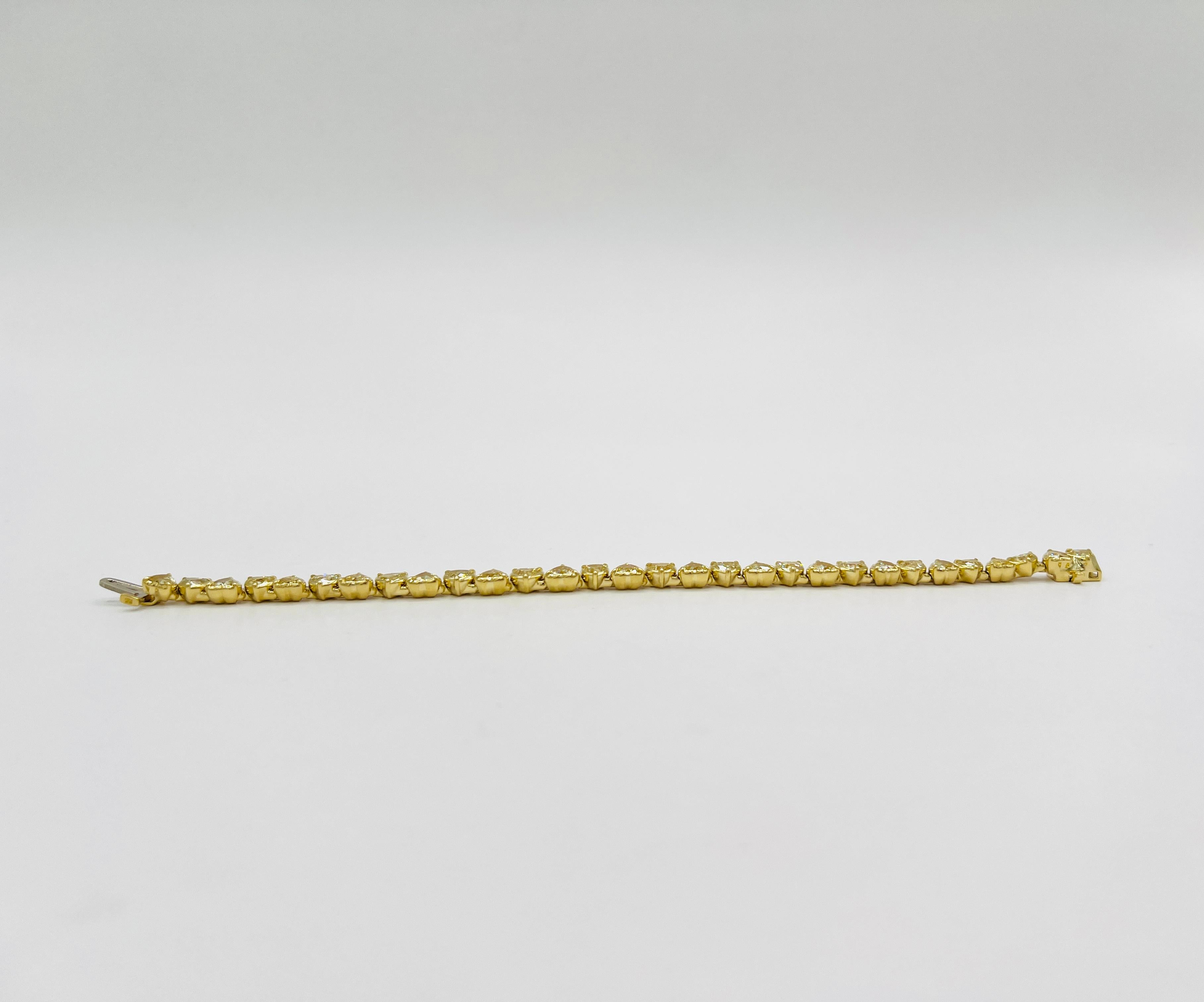 Bracelet cœur en or jaune 18 carats et diamants jaunes en vente 1