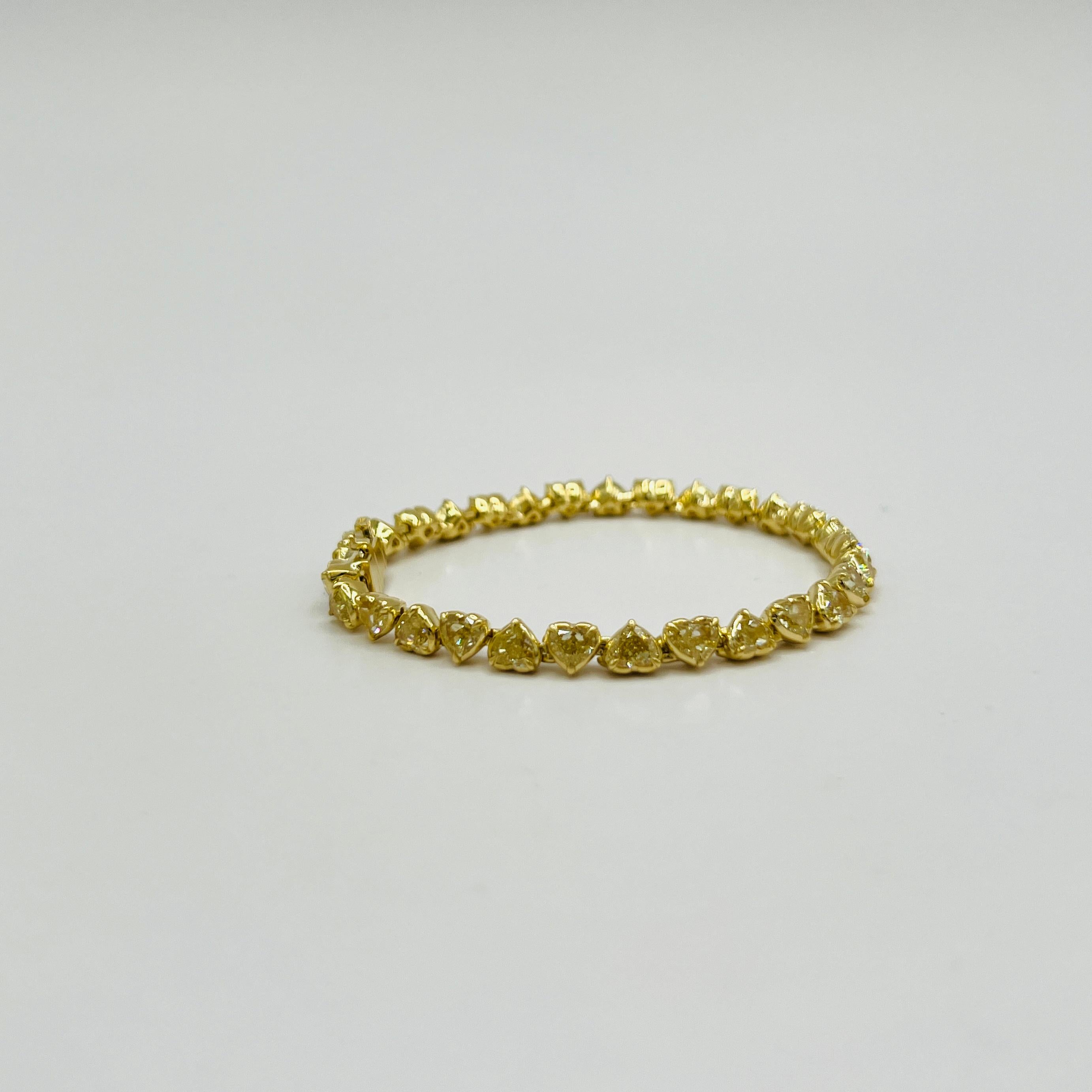 Bracelet cœur en or jaune 18 carats et diamants jaunes en vente 2