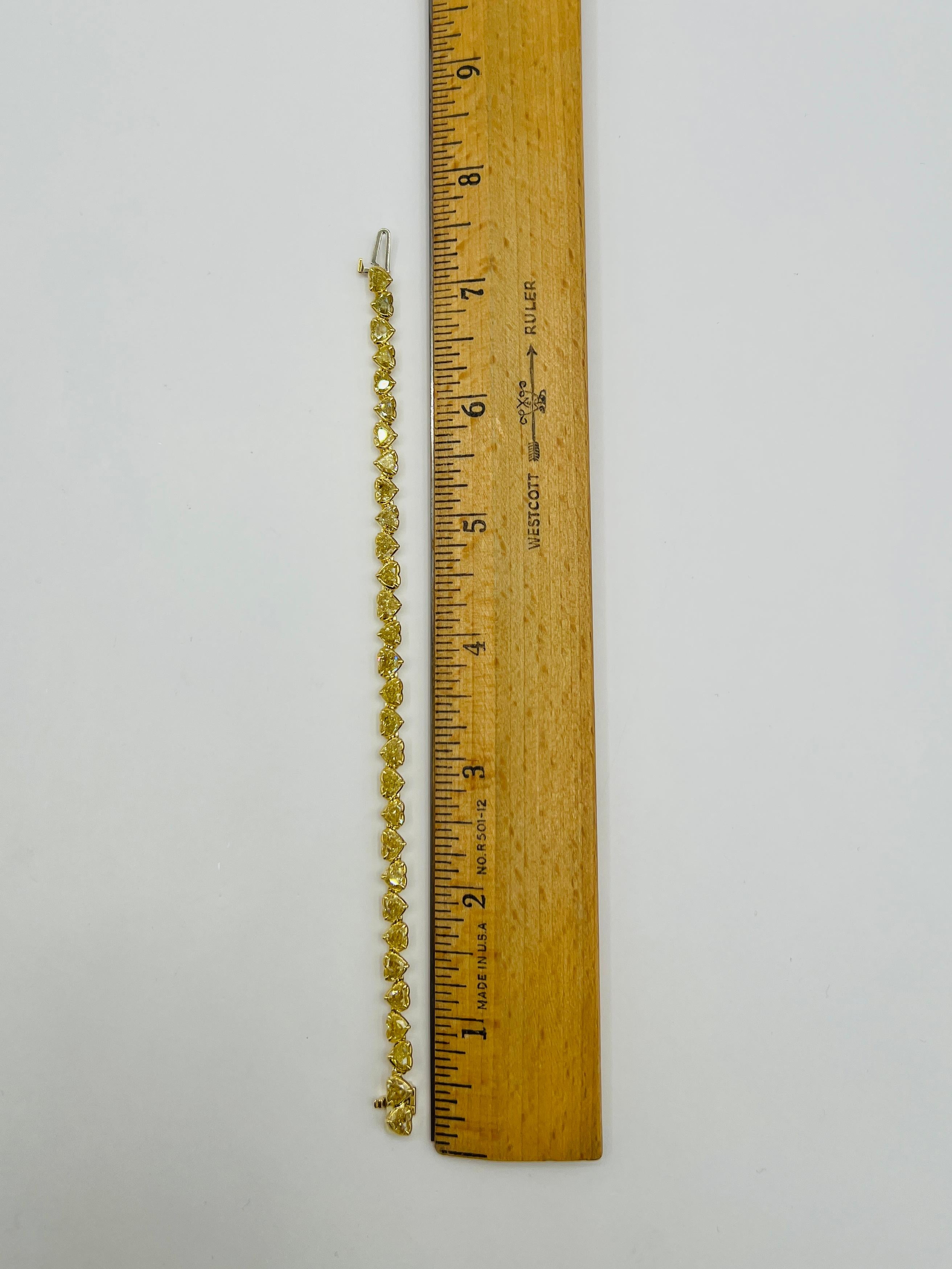 Bracelet cœur en or jaune 18 carats et diamants jaunes en vente 4