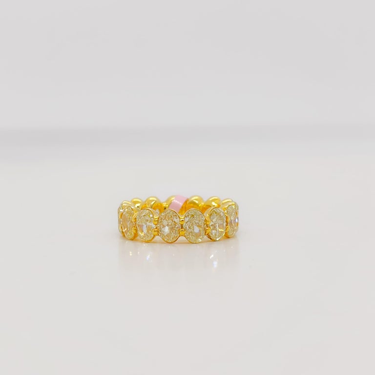 Yellow Diamond Oval Eternity Band in 18k Yellow Gold For Sale at 1stDibs
