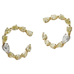 Orecchini a cerchio con diamante giallo a forma di pera