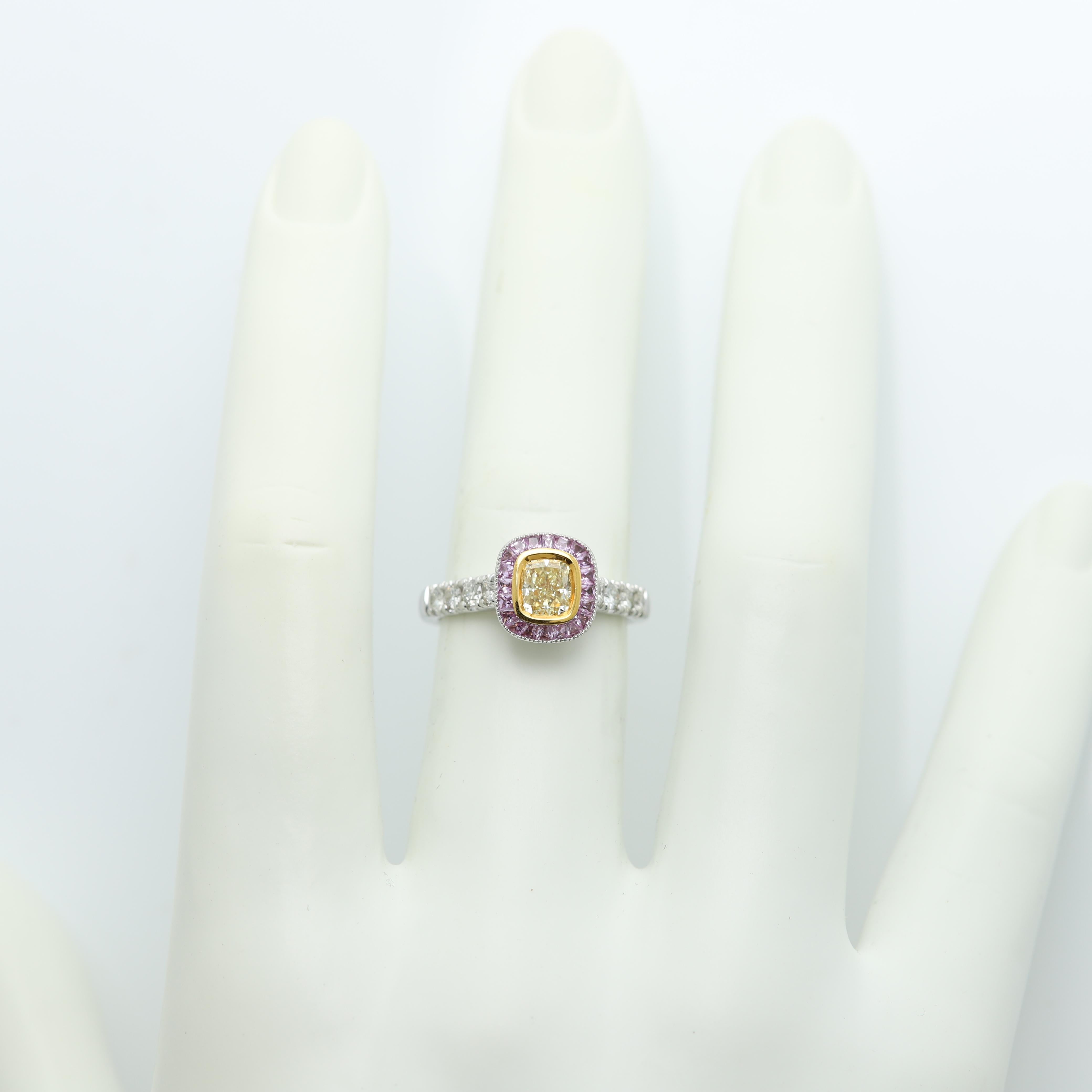 Bague en or bicolore 18 carats et diamants avec diamants jaunes et saphirs violets en vente 1