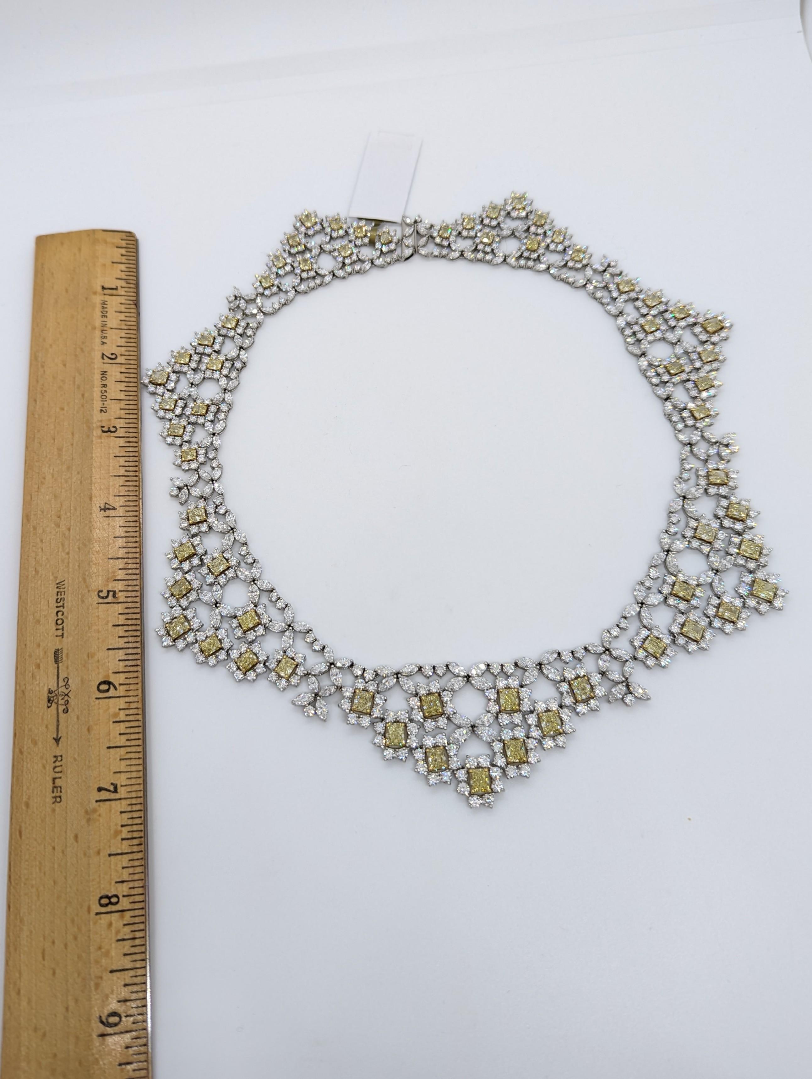 Collar de diamantes amarillos radiantes y blancos en platino y oro amarillo de 18 quilates en venta 1