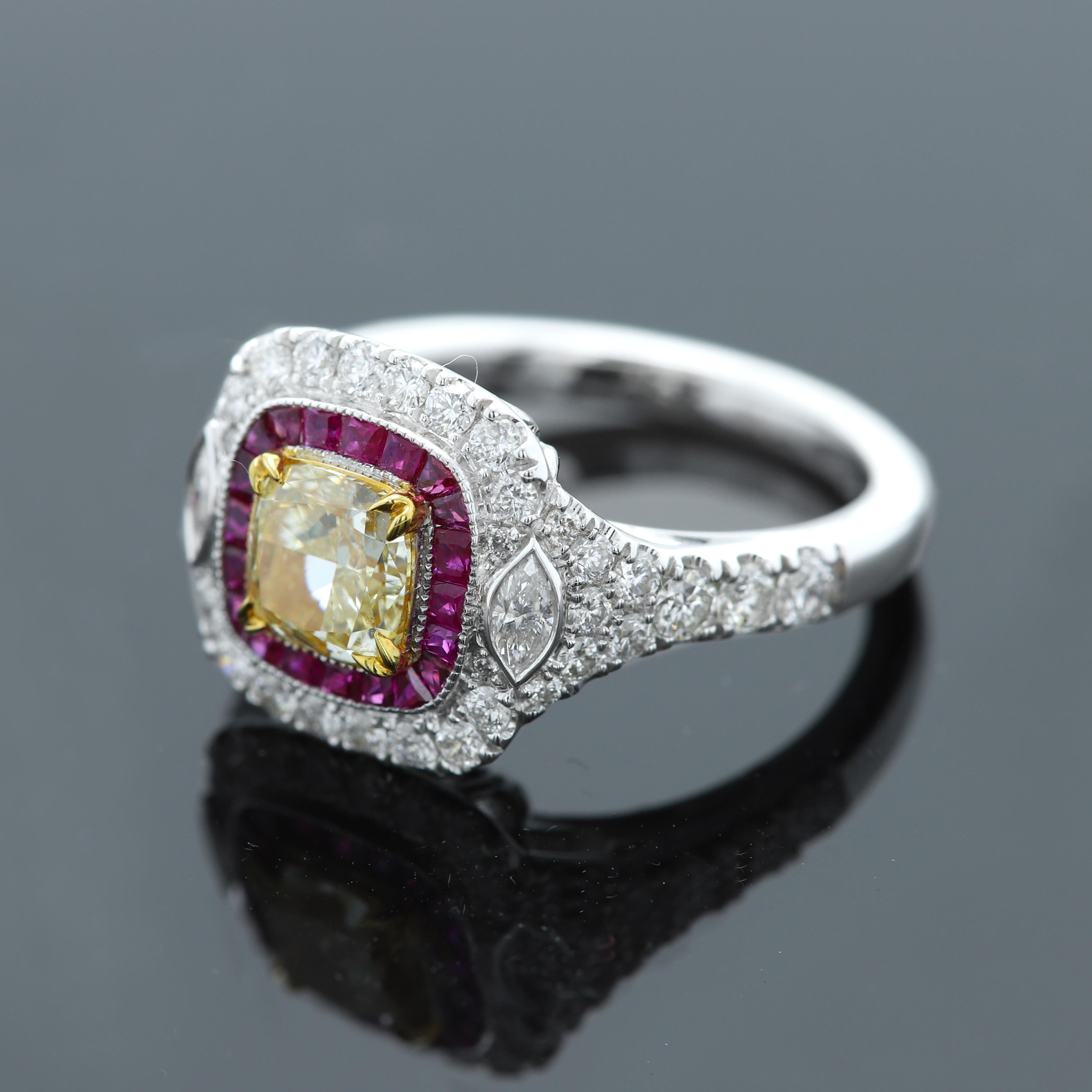 Art déco Bague en or bicolore 18 carats avec diamant jaune et rubis rouge et diamants en vente