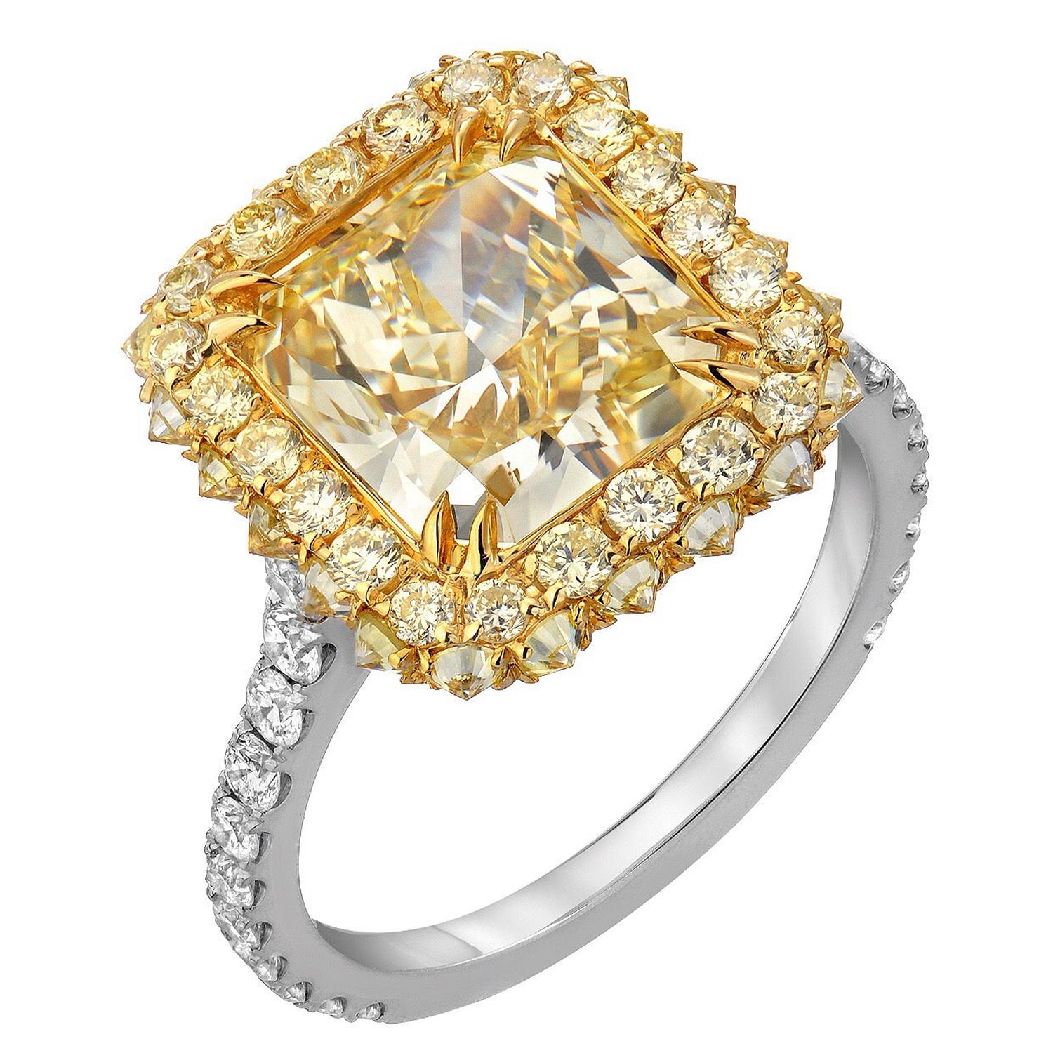 Yellow Diamond Ring Radiant Cut 3.78 Carat GIA Fancy Light Yellow Canary