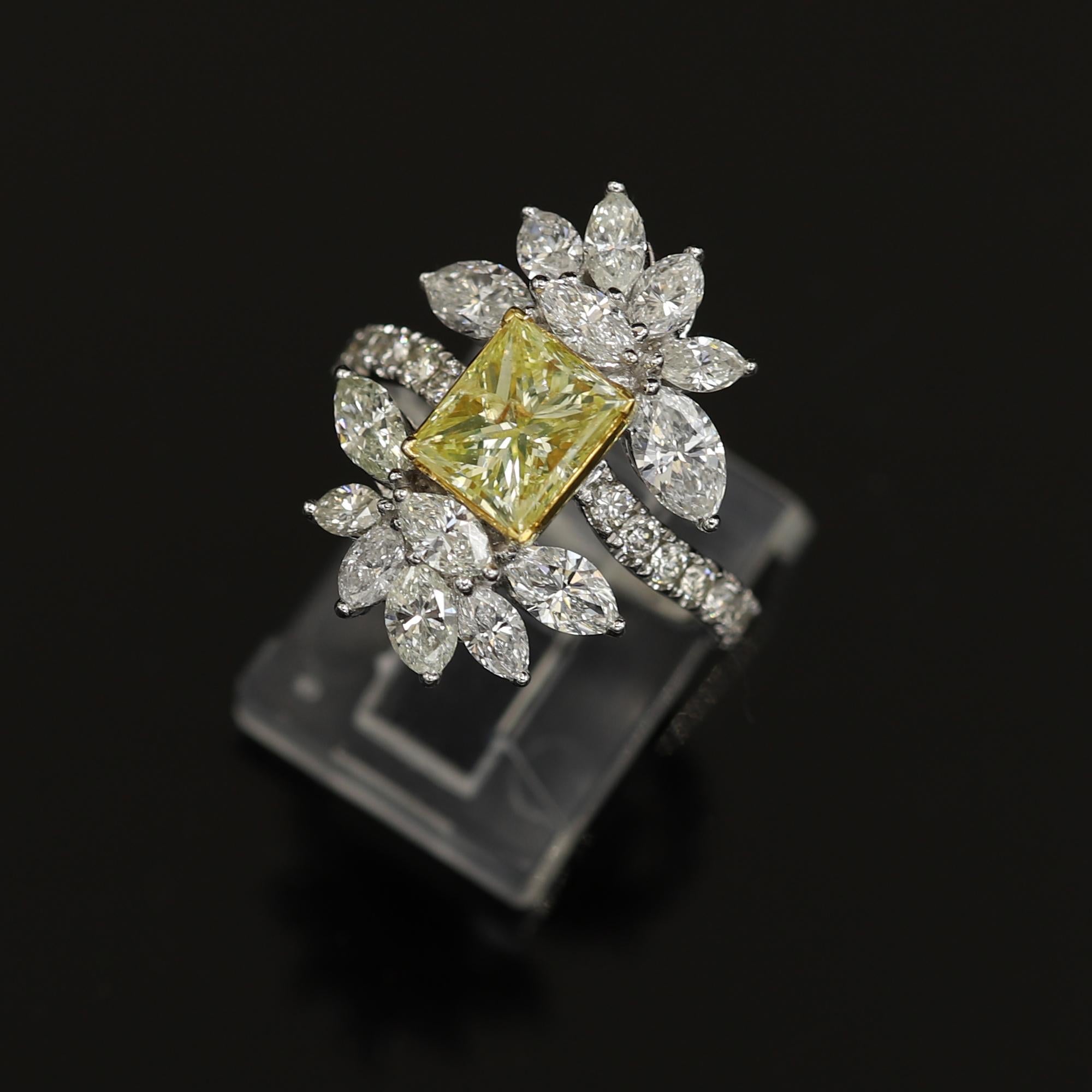 Yellow Diamond Ring with Marquise Diamonds 18 Karat White Gold For Sale 2