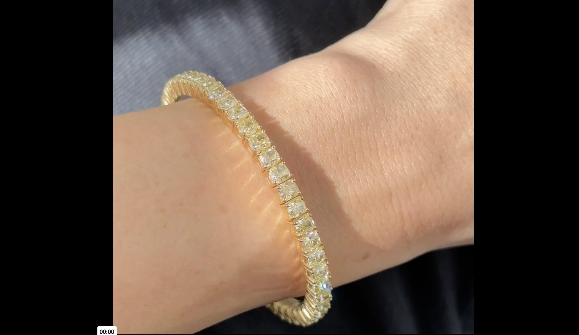 Yellow Diamond Stretchy Tennis Bracelet (Kissenschliff) im Angebot
