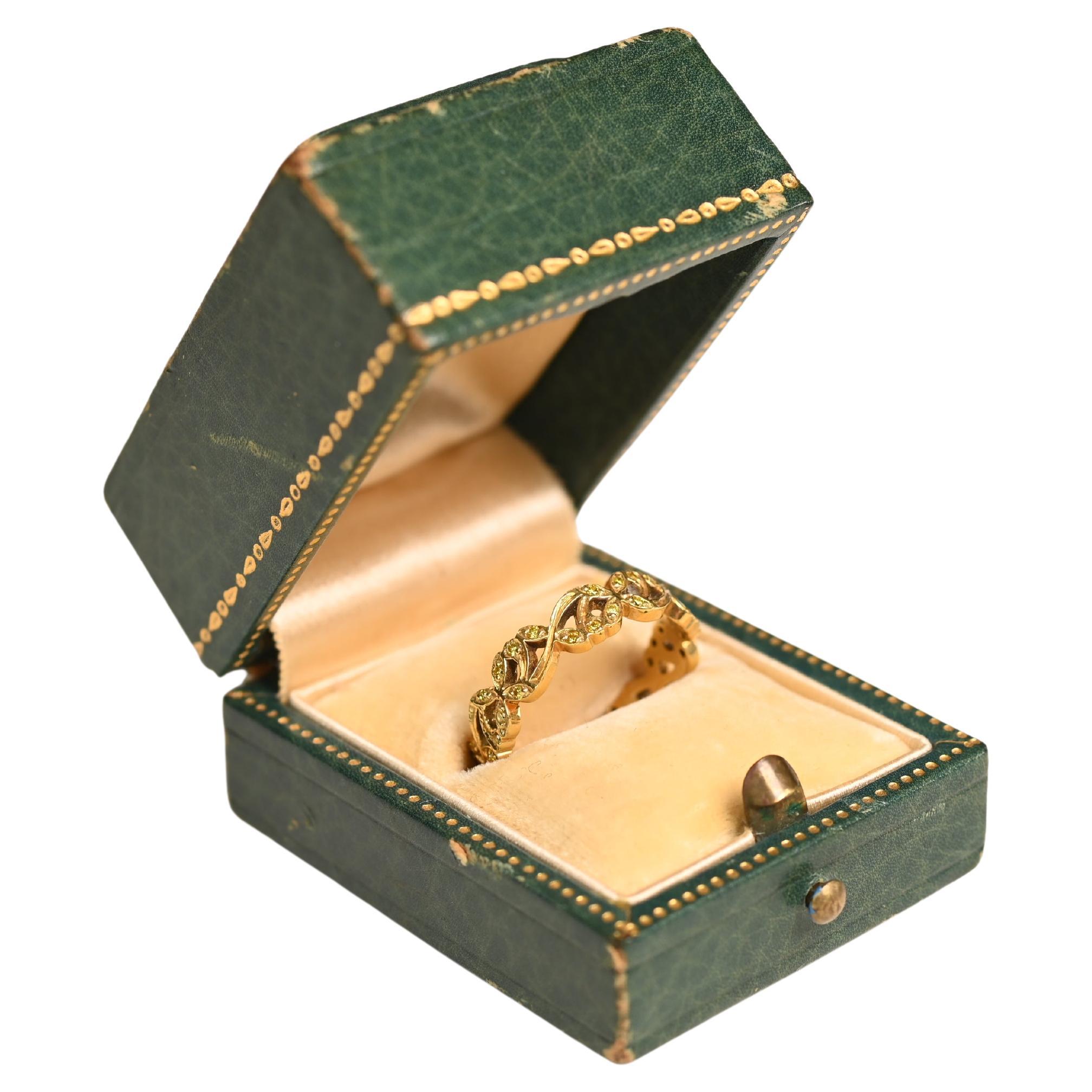 Fancy Yellow Diamond Floral Band. 0.40TCW Wedding Band 18k Gold 5mm Resizeable For Sale