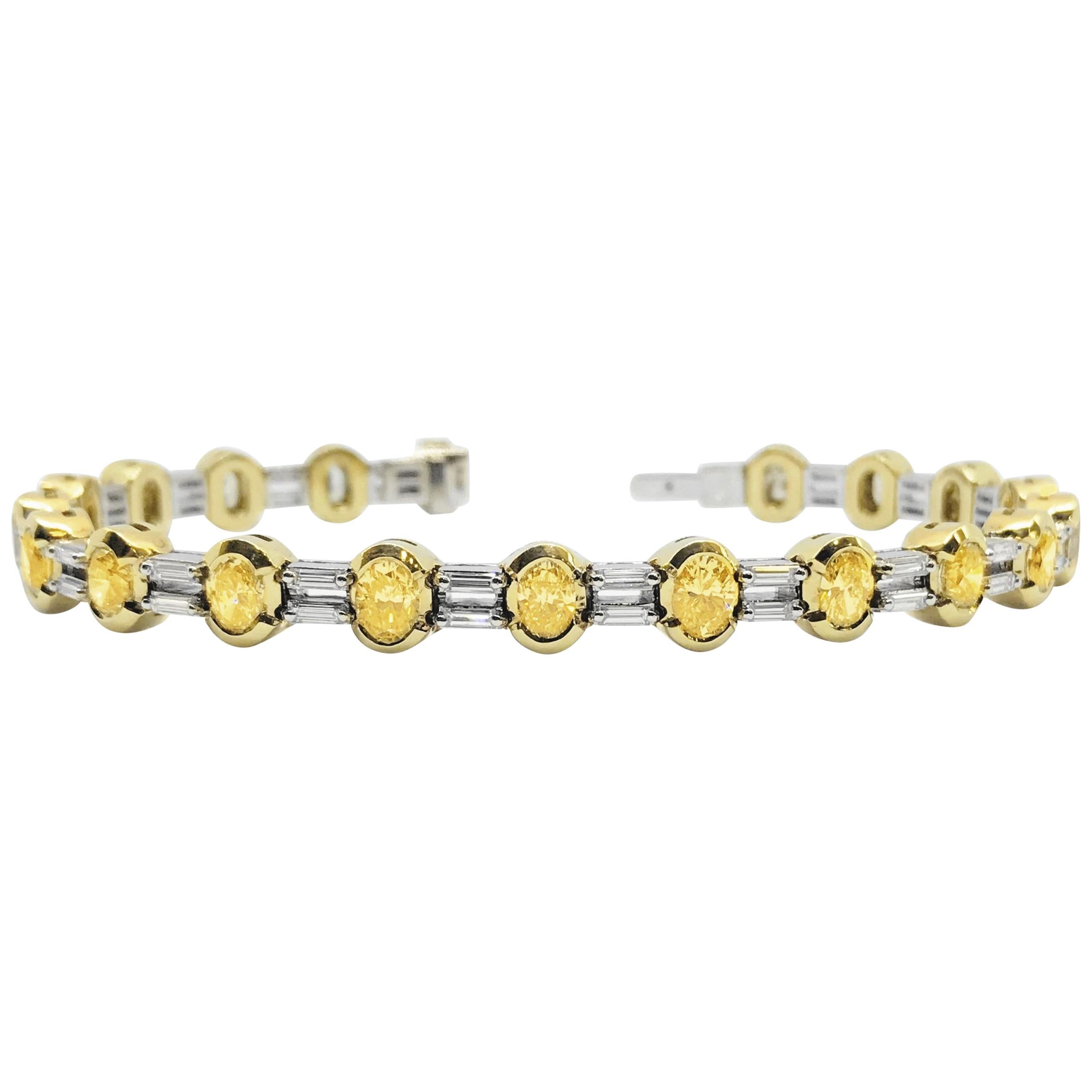 DAMIANI Yellow Diamond White Diamond Bracelet Yellow Gold White Gold, Italy For Sale