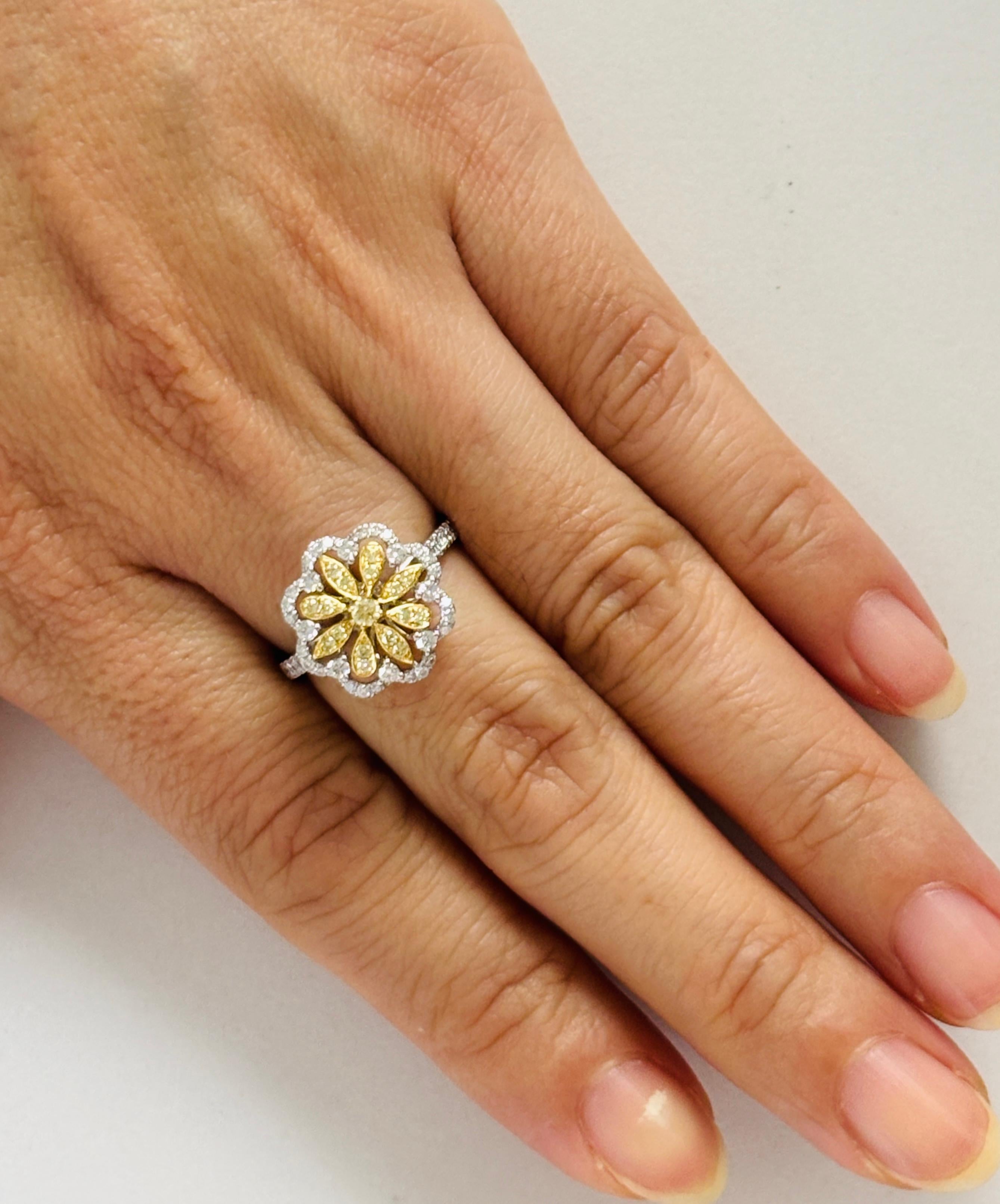 Diamante Amarillo Diamante Blanco Anillo de Cóctel de Platino en venta 1