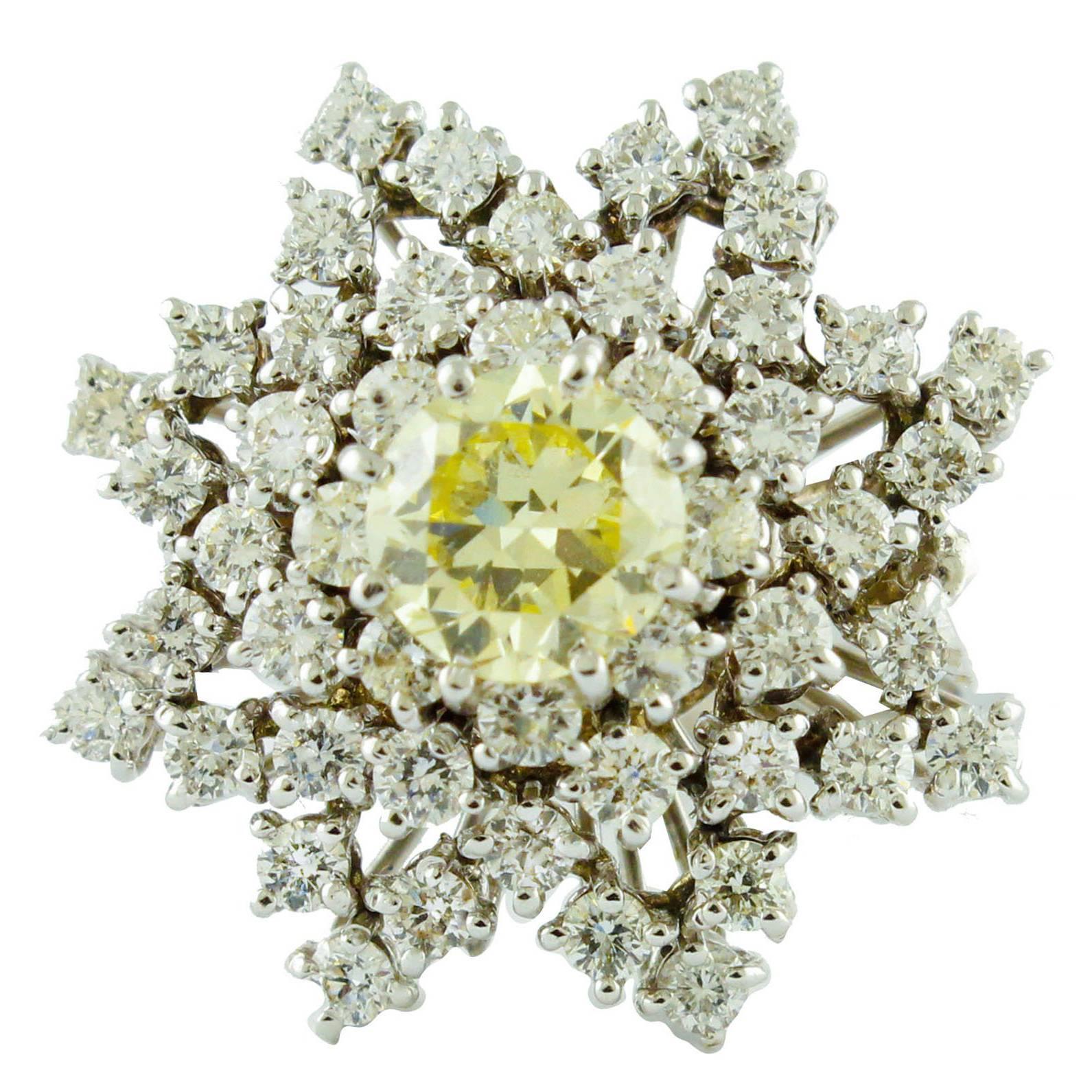 3, 08 carat Yellow Diamond White Diamond 18 kt  White Gold Star Ring For Sale